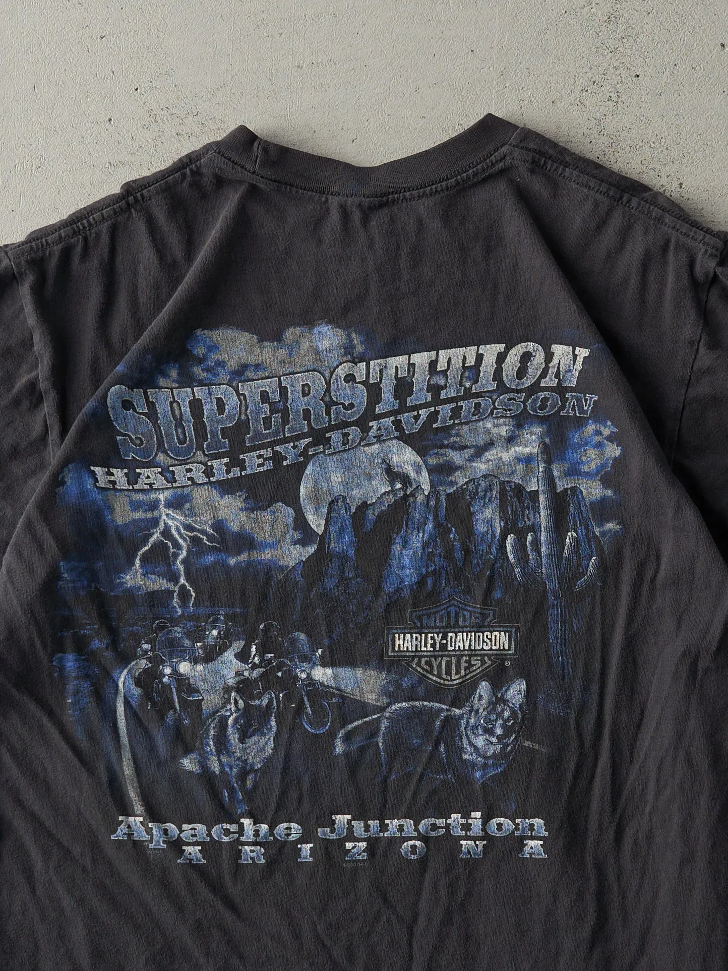 Vintage 10' Faded Black Apache Junction AZ Harley Davidson Pocket Tee (S/M) sold by Rebalance Vintage product image thumbnail 4