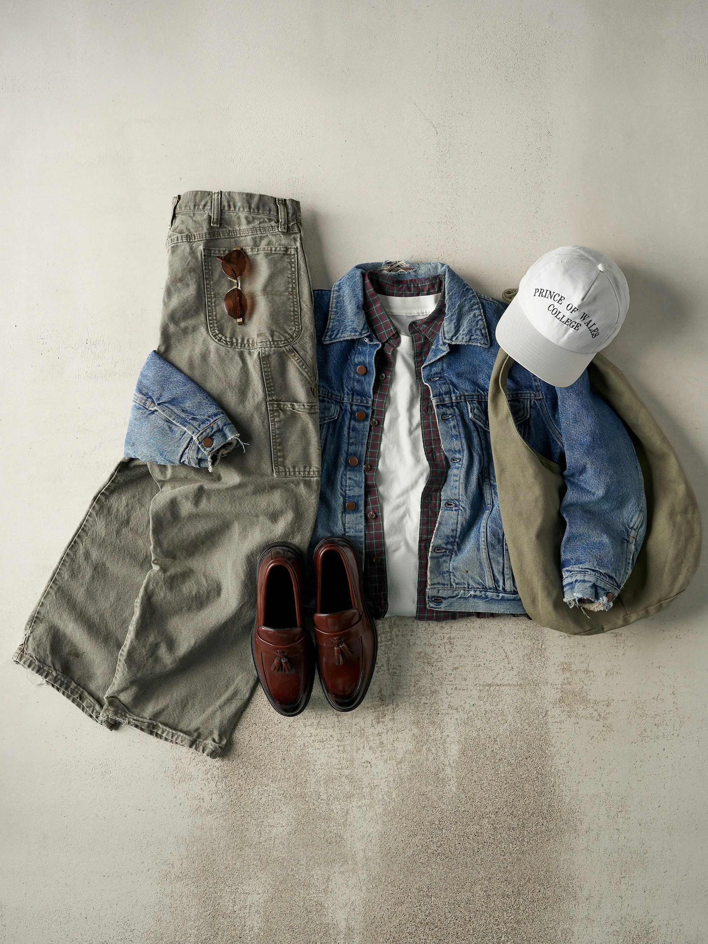 Vintage 90s Green Rustler Carpenter Pants (36x31) sold by Rebalance Vintage product image thumbnail 2