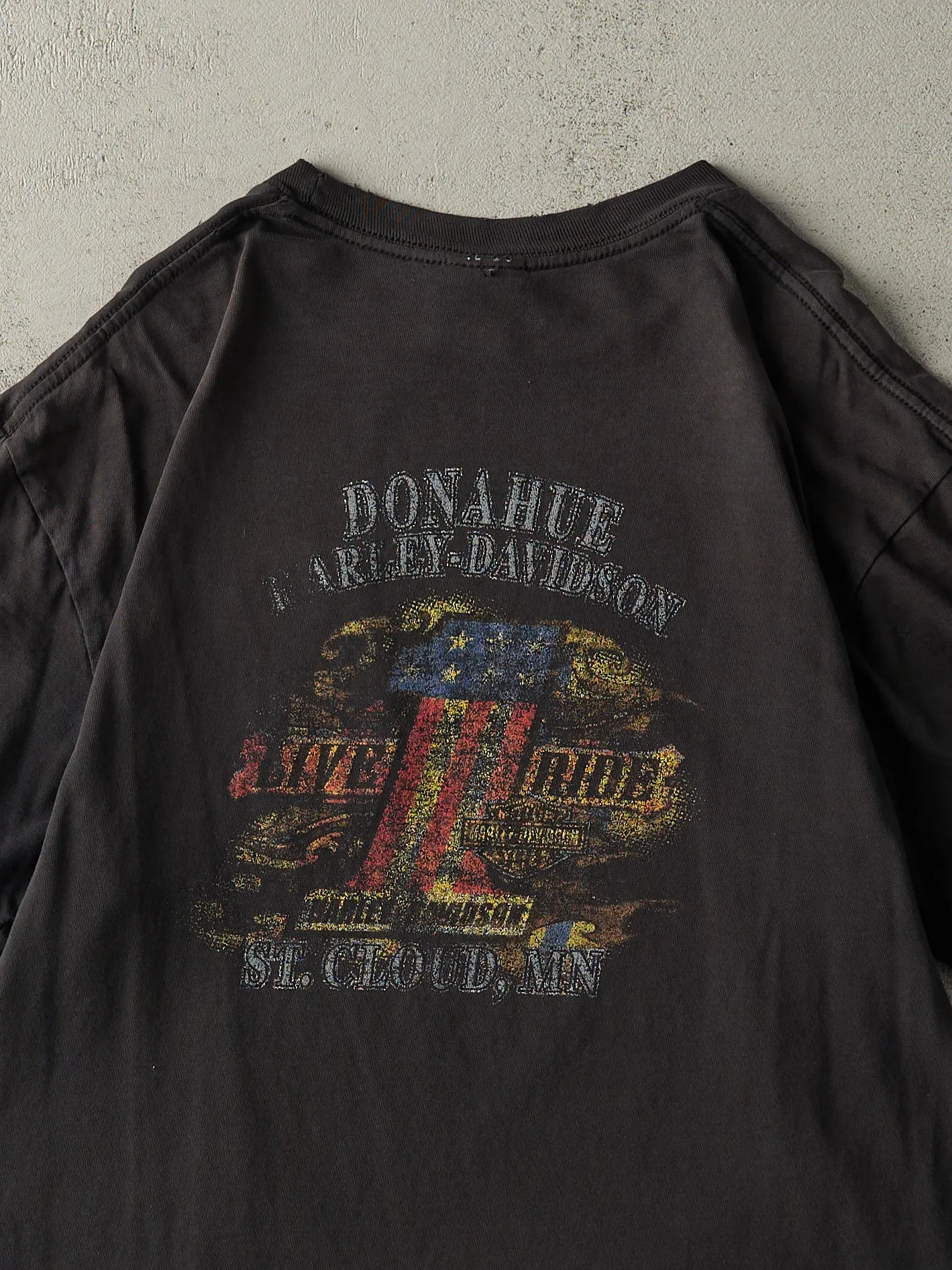 Vintage 09' Faded Black St. Cloud MN Harley Davidson Pocket Tee (L) sold by Rebalance Vintage product image thumbnail 4