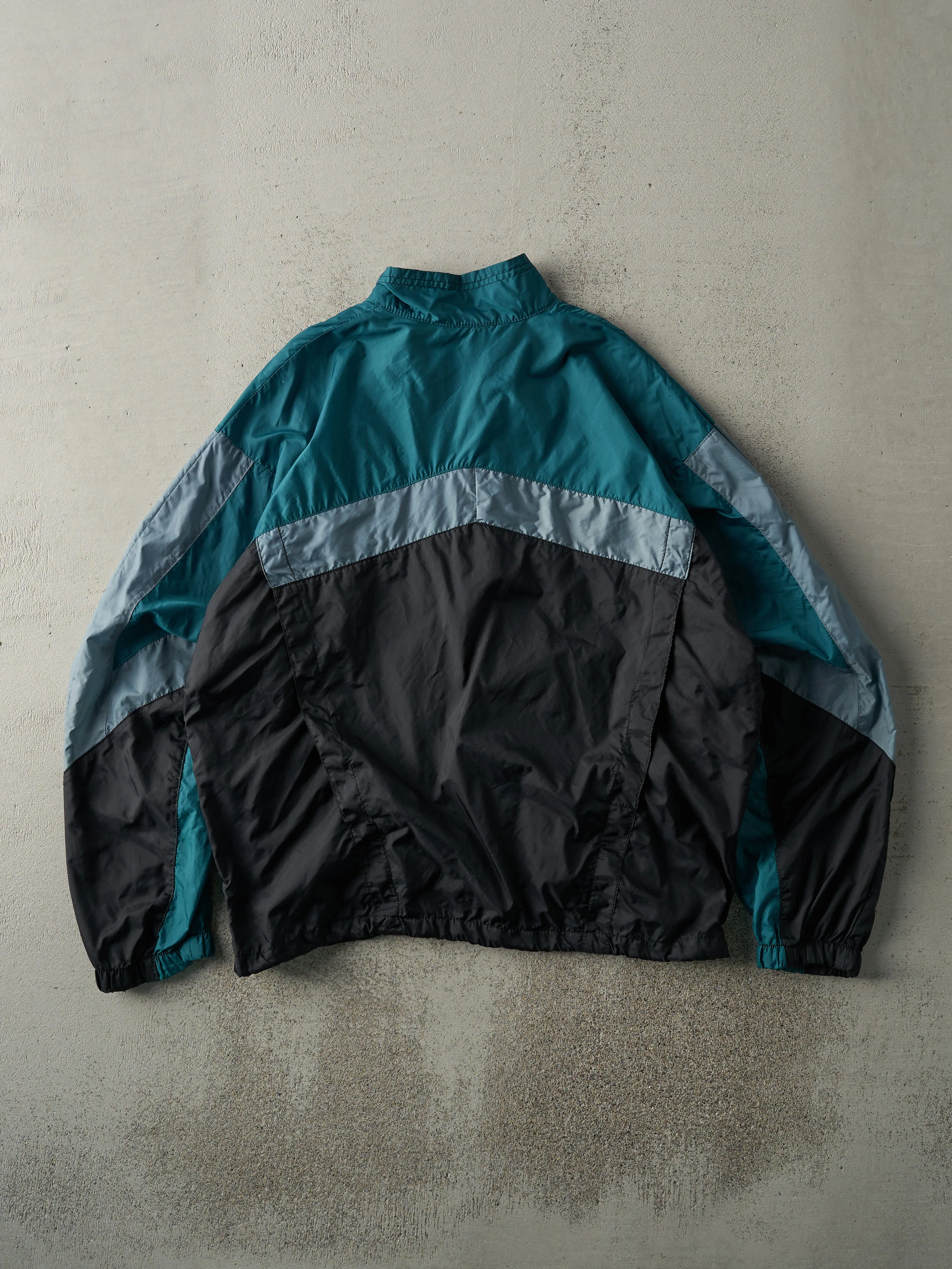 Vintage 90s Black & Green Nike Windbreaker Jacket (M) sold by Rebalance Vintage product image thumbnail 2