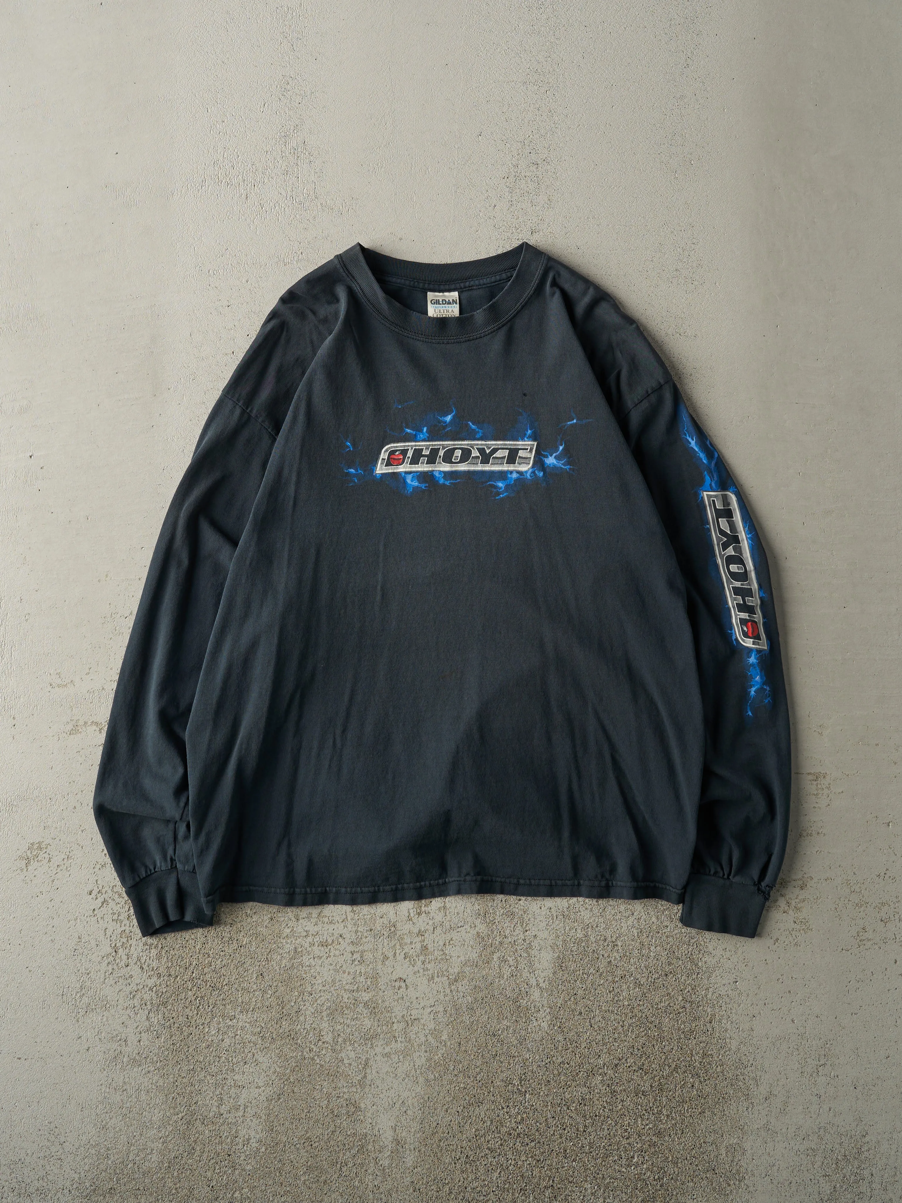 Vintage Y2K Faded Black Hoyt Archery Long Sleeve (L) sold by Rebalance Vintage