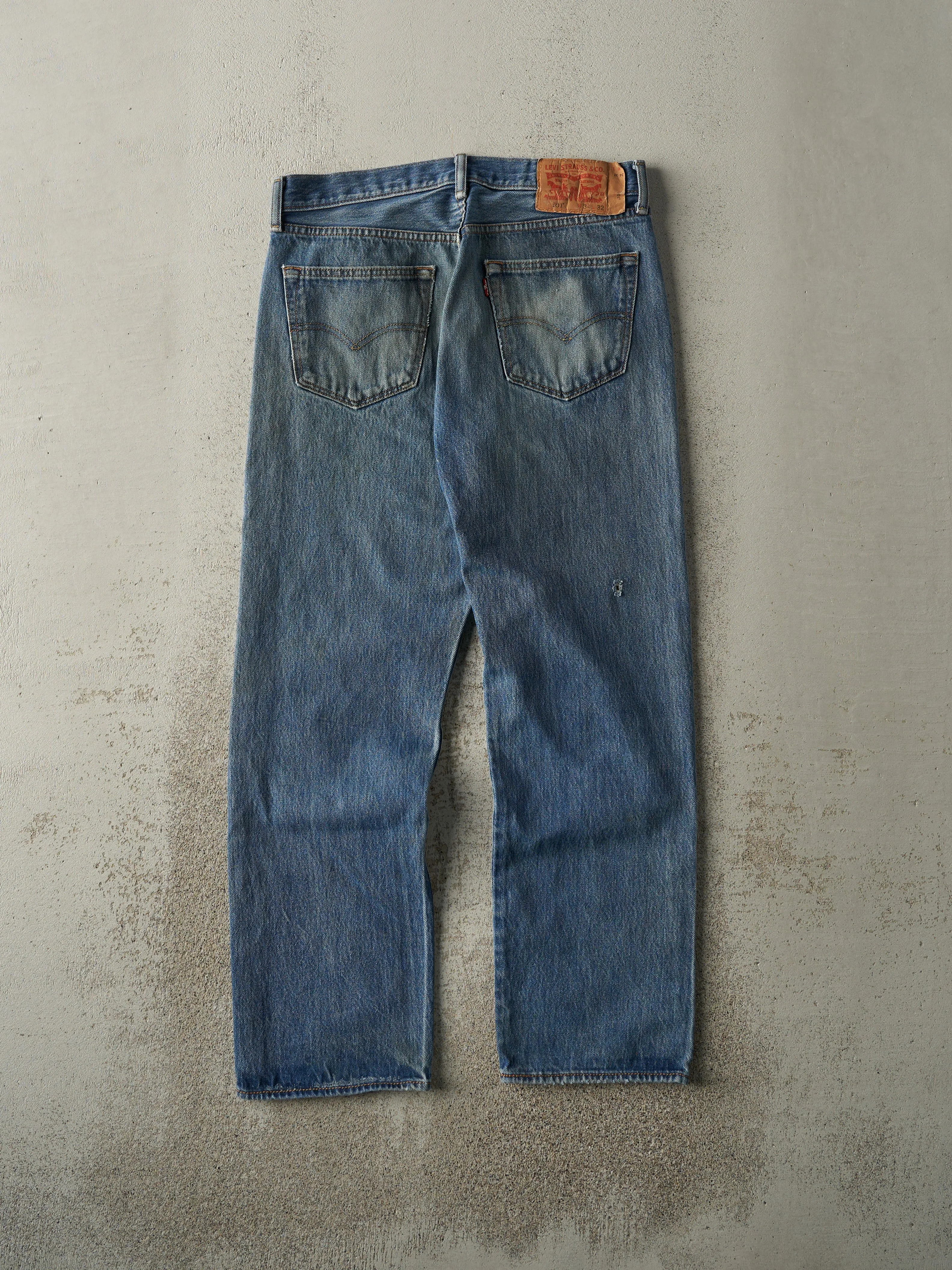 Vintage Y2K Mid Wash Levi's 501 Jeans (32x28) sold by Rebalance Vintage product image thumbnail 3
