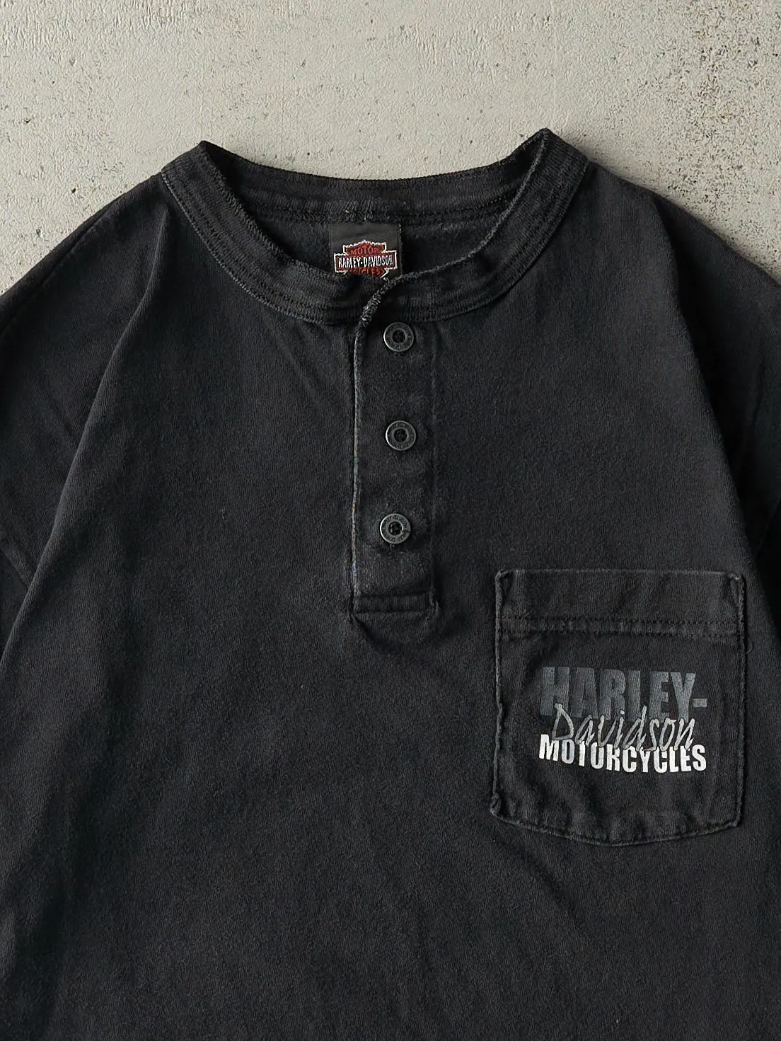 Vintage 98' Black Palm Beach FL Harley Davidson Quarter Button Pocket Tee (S/M) sold by Rebalance Vintage product image thumbnail 2