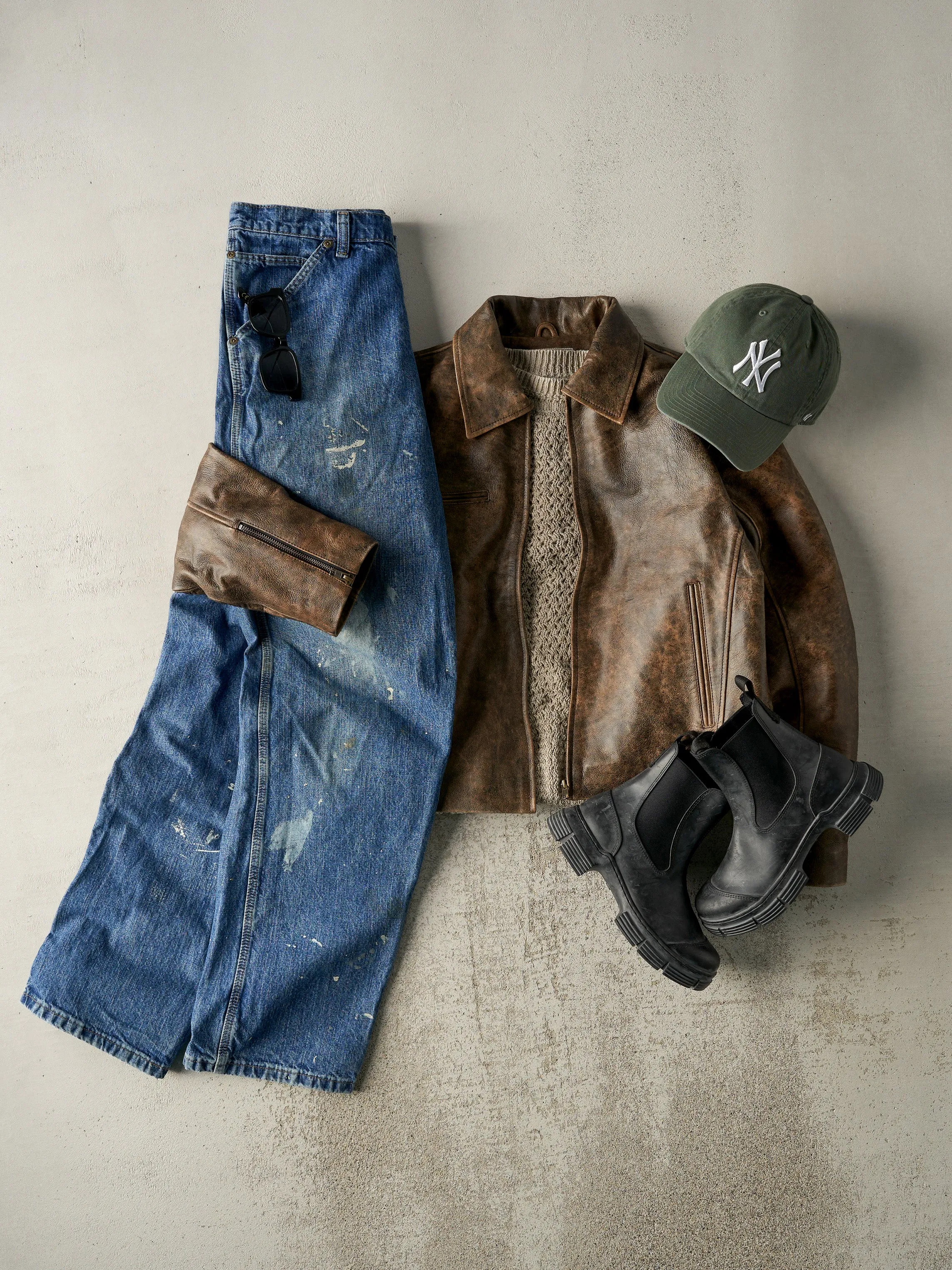 Vintage 90s Mid Wash Old Mill Carpenter Jeans (34x32) sold by Rebalance Vintage product image thumbnail 2