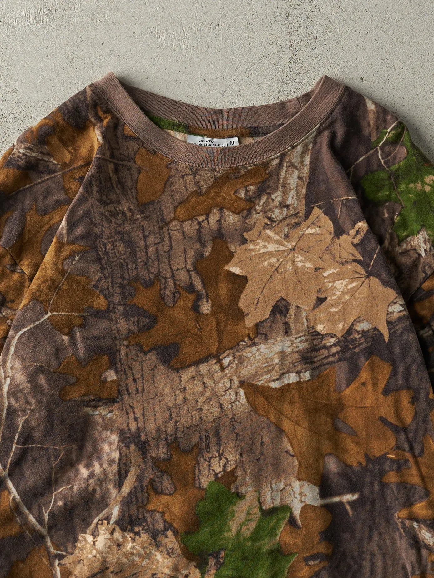 Vintage Y2K Camo Blank Long Sleeve (M) sold by Rebalance Vintage product image thumbnail 2