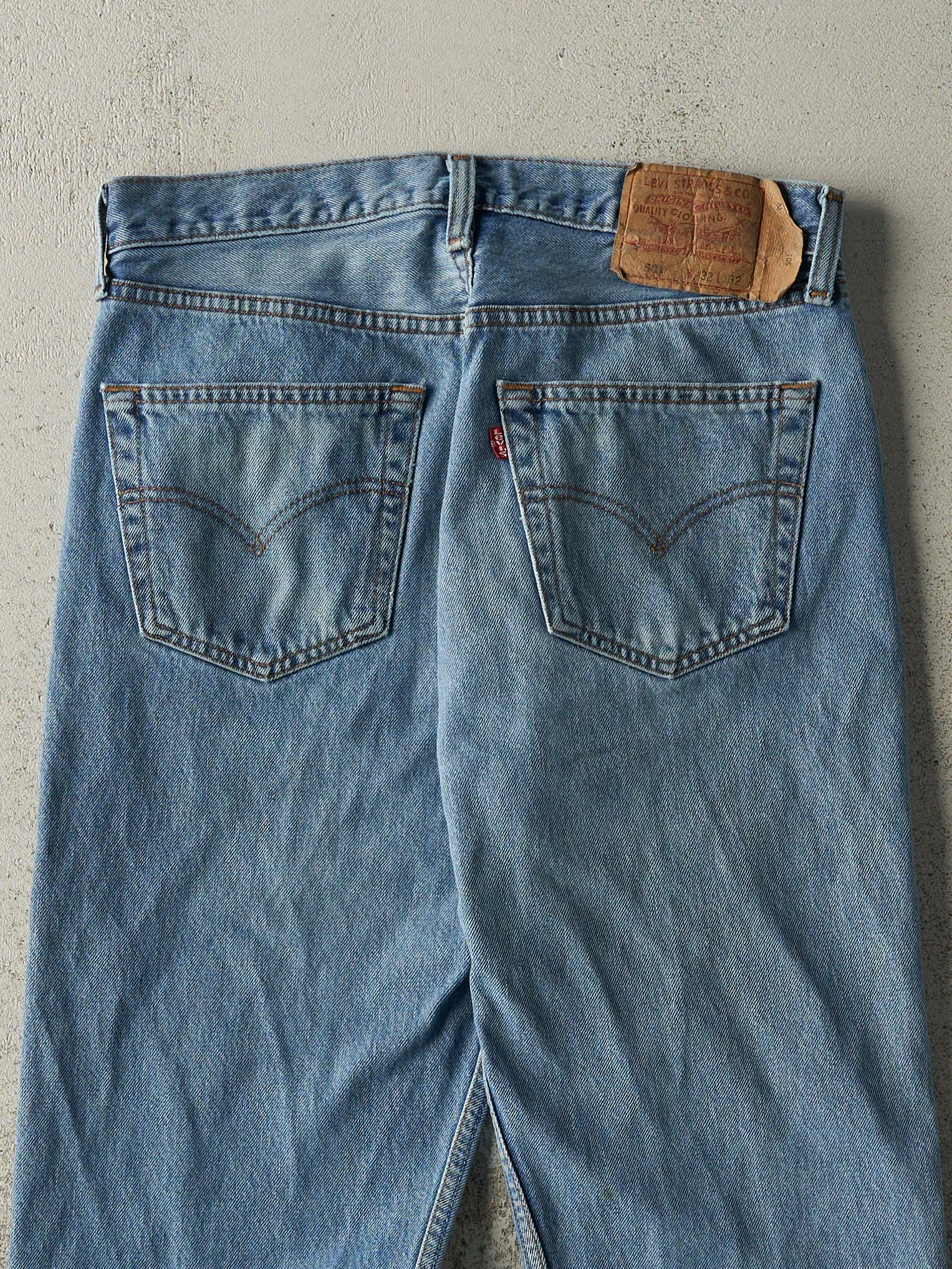 Vintage 80s Light Wash Levi's 501 Jeans (31x32) sold by Rebalance Vintage product image thumbnail 5