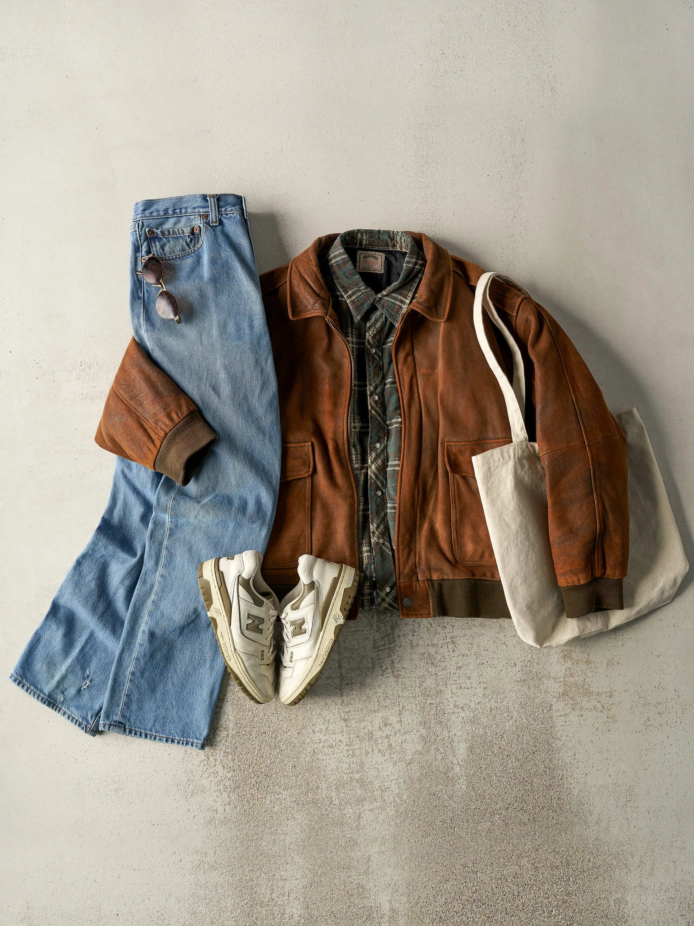 Vintage 80s Light Wash Levi's 501 Jeans (31x32) sold by Rebalance Vintage product image thumbnail 2