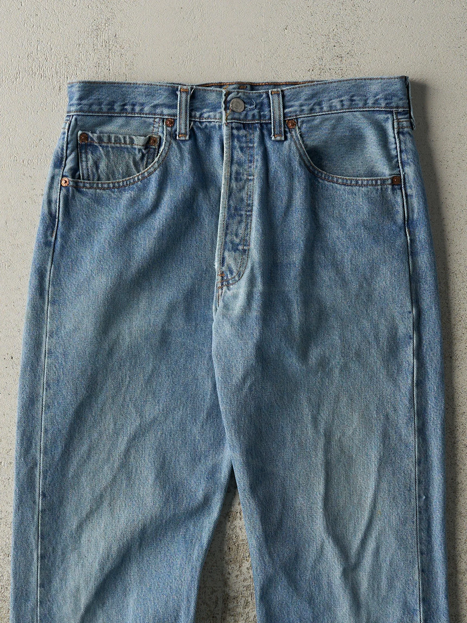 Vintage 80s Light Wash Levi's 501 Jeans (31x32) sold by Rebalance Vintage product image thumbnail 4