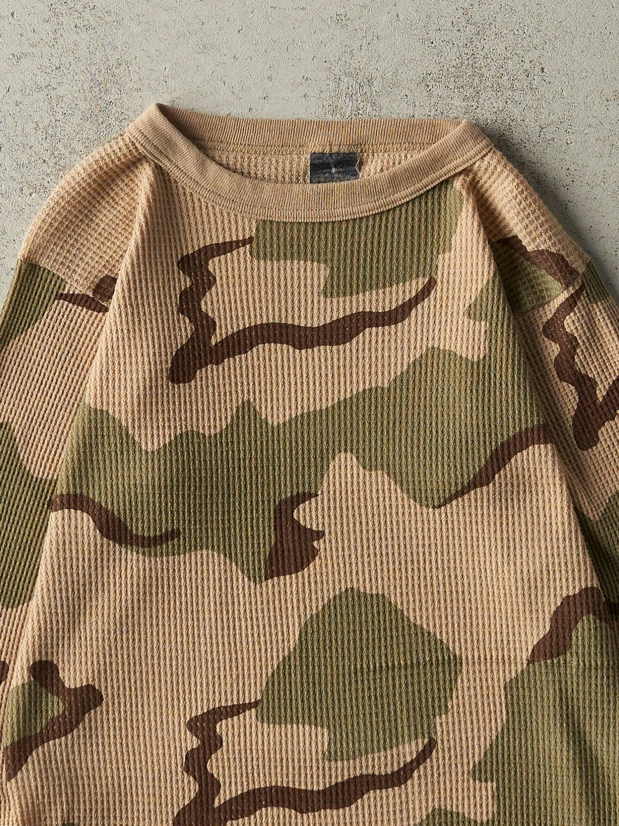 Vintage 90s Desert Camo Waffle Knit Thermal Long Sleeve (XS) sold by Rebalance Vintage product image thumbnail 2