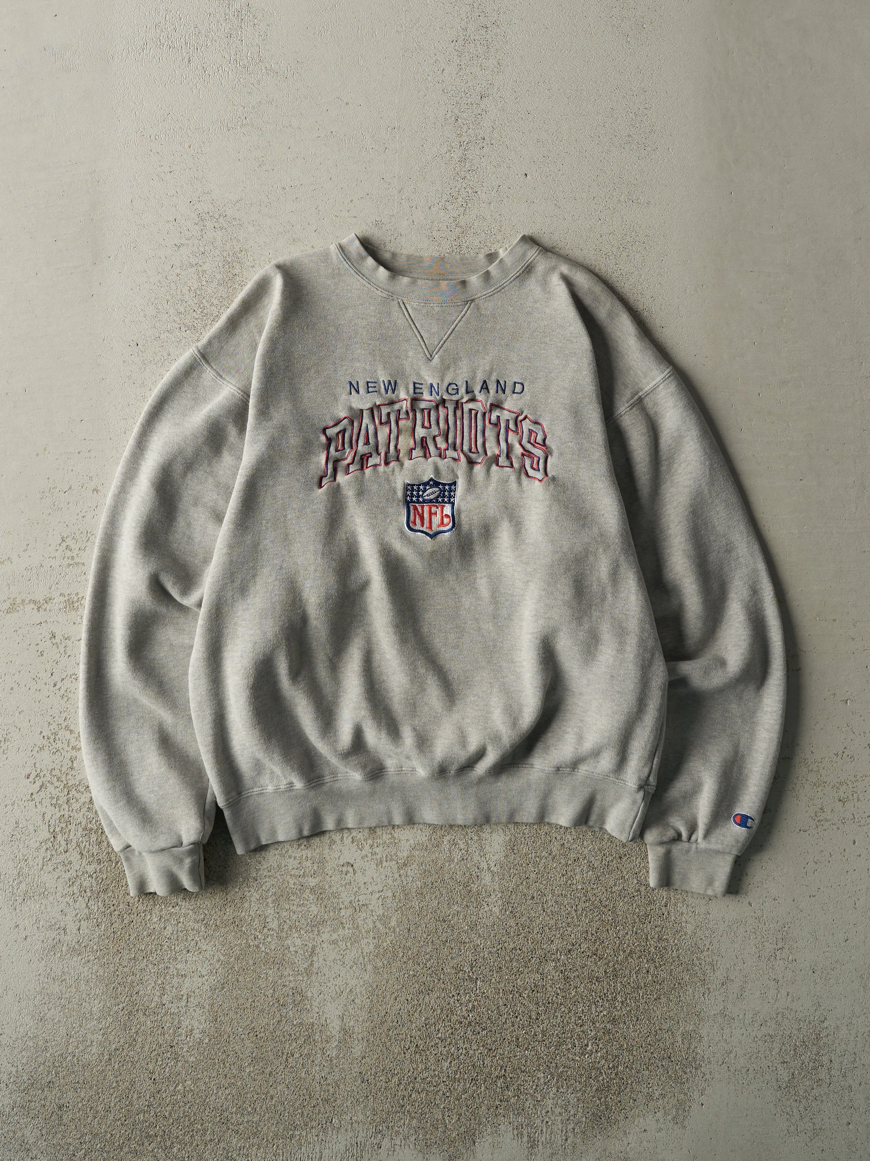 Vintage 90s Grey Embroidered New England Patriots Crewneck (M) sold by Rebalance Vintage