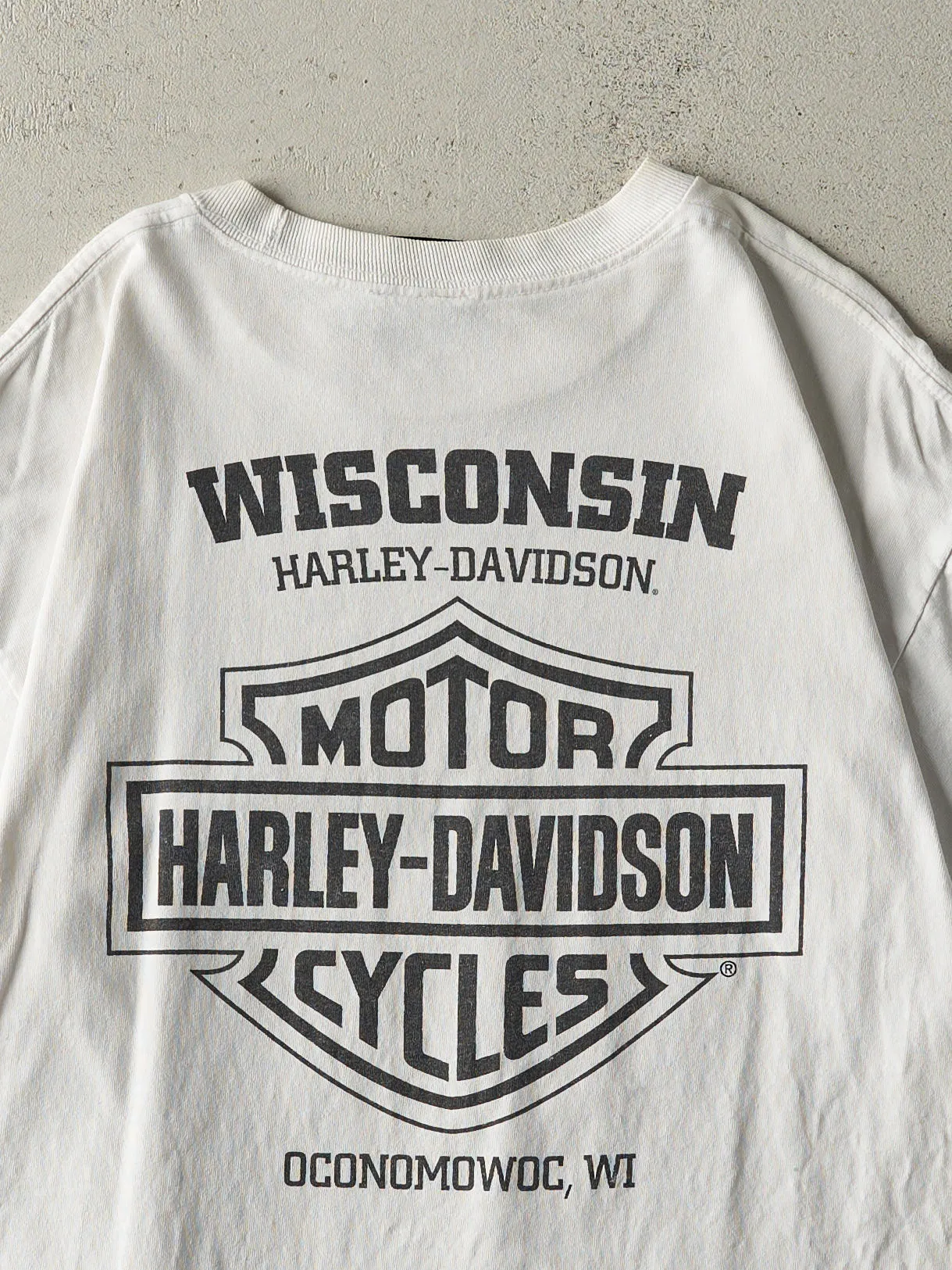 16' White Oconomowoc WI Harley Davidson Tee (M) sold by Rebalance Vintage product image thumbnail 4