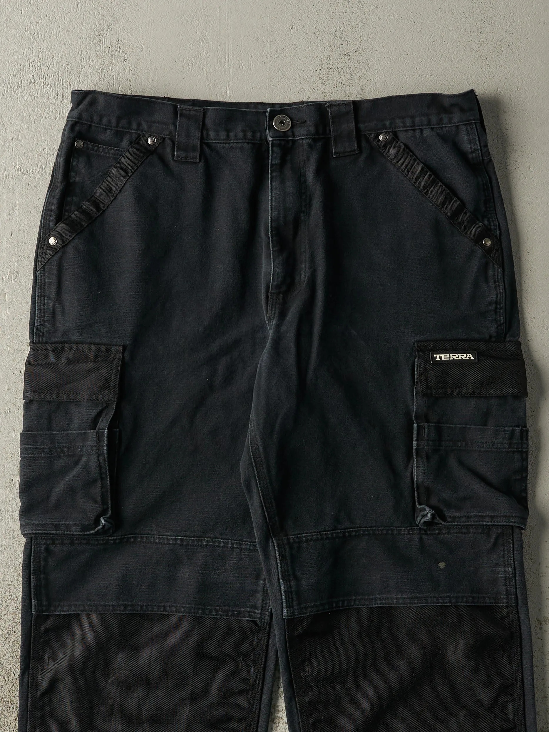 Vintage Y2K Black Terra Double Knee Cargo Work Pants (36x31) sold by Rebalance Vintage product image thumbnail 3