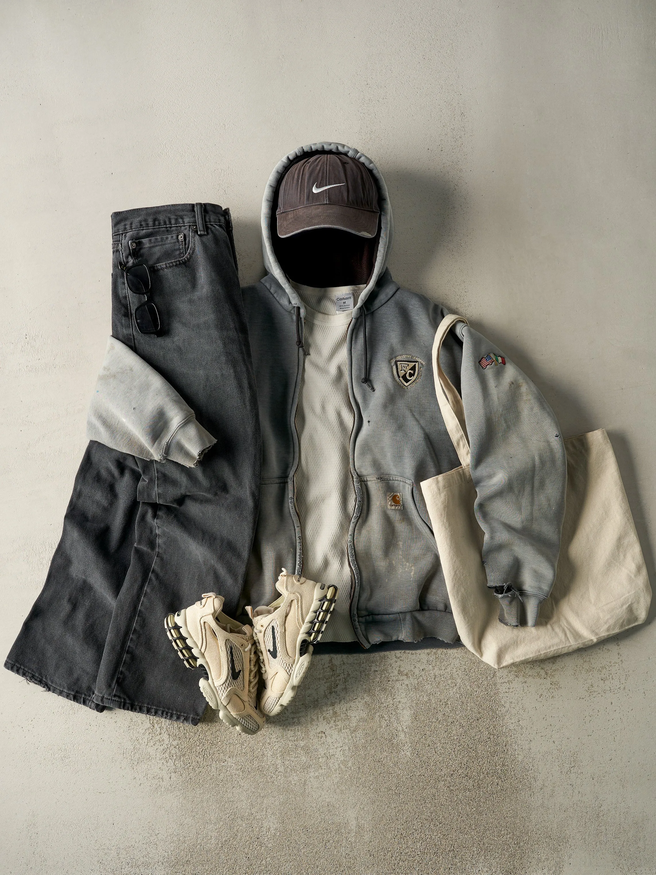 Vintage Y2K Faded Black Levi's 505 Denim Pants (32x28.5) sold by Rebalance Vintage product image thumbnail 2