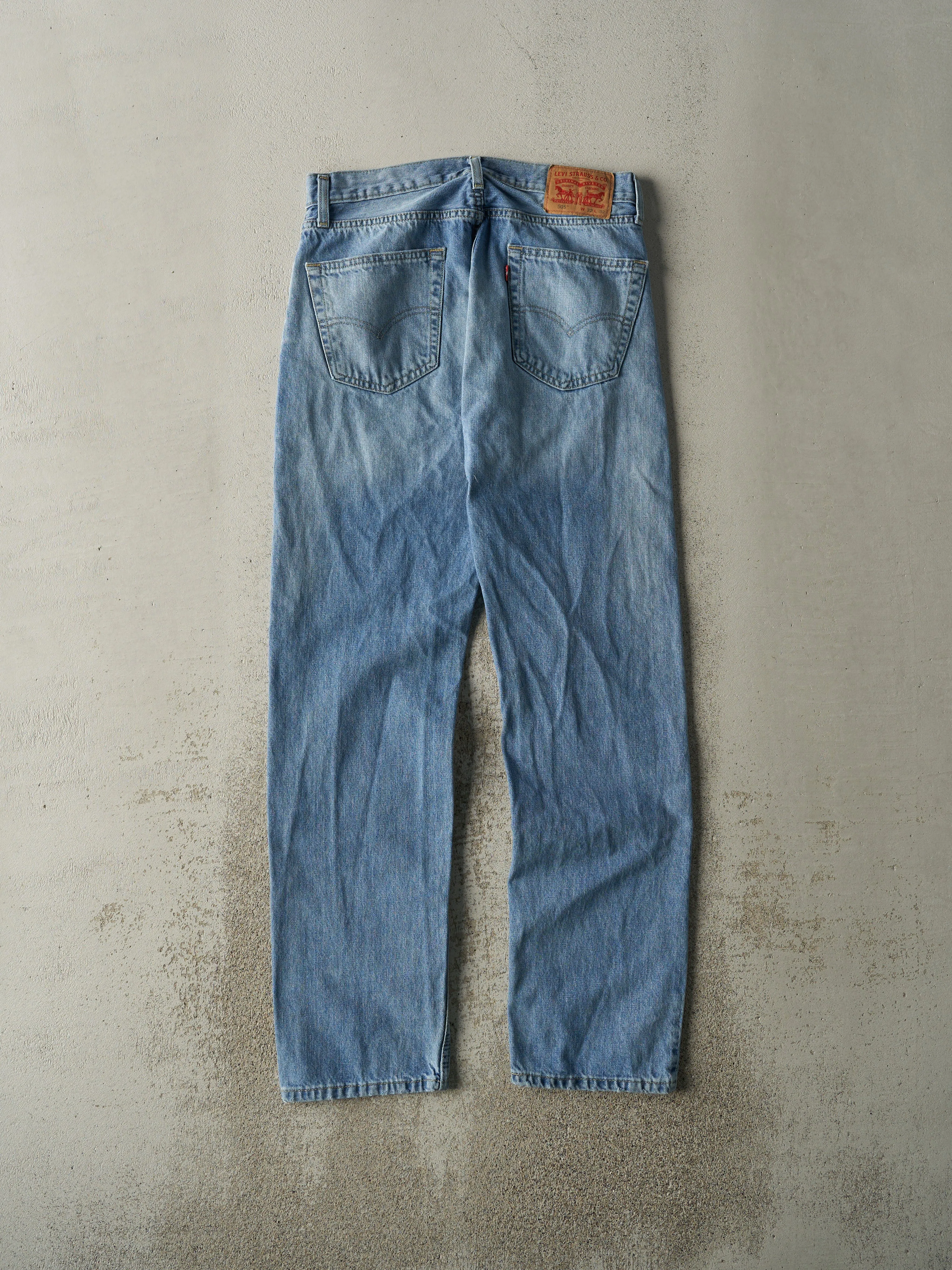 Vintage Y2K Light Wash Levi's 505 Jeans (32x32.5) sold by Rebalance Vintage product image thumbnail 3