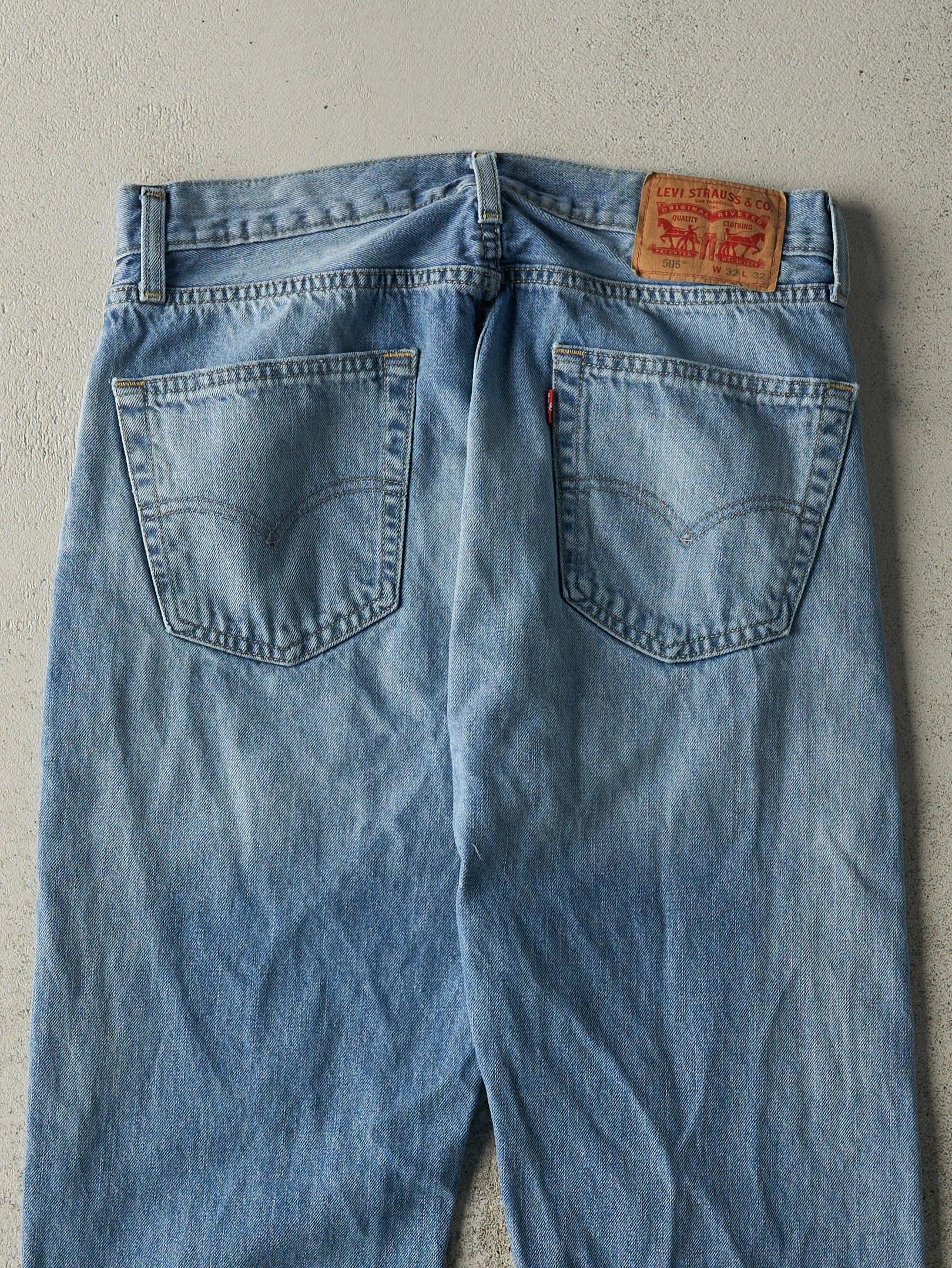 Vintage Y2K Light Wash Levi's 505 Jeans (32x32.5) sold by Rebalance Vintage product image thumbnail 5