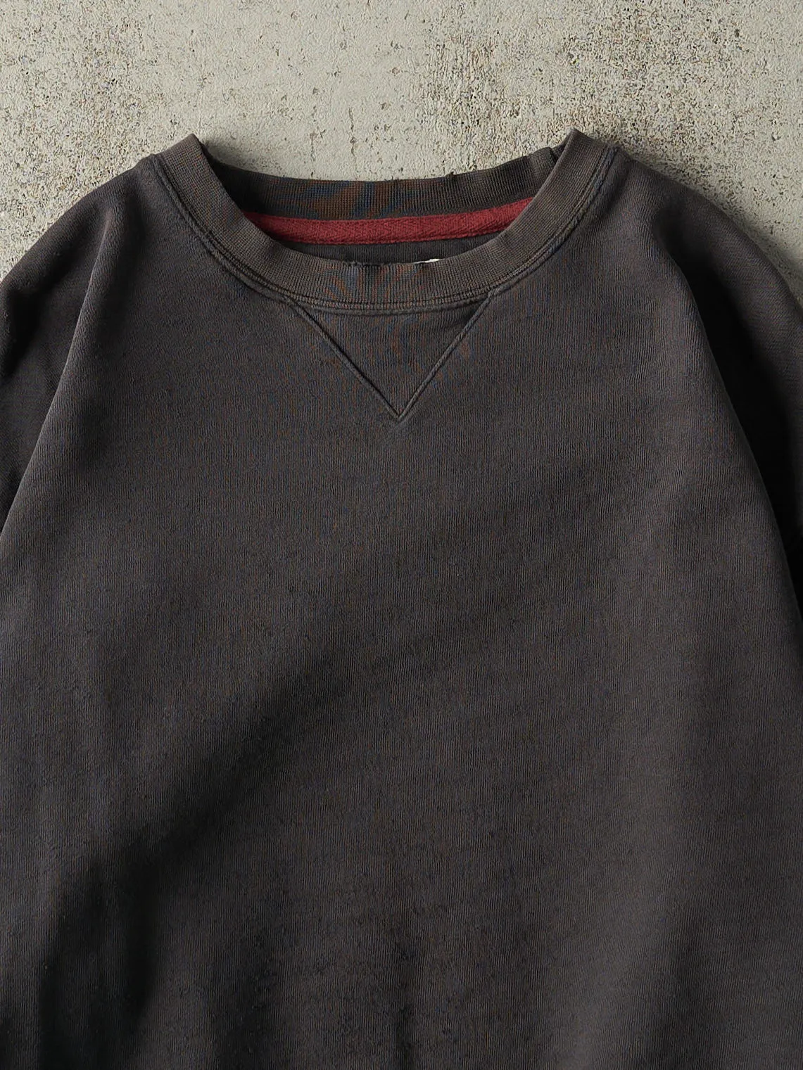 Vintage Y2K Faded Black Blank Crewneck (M) sold by Rebalance Vintage product image thumbnail 2