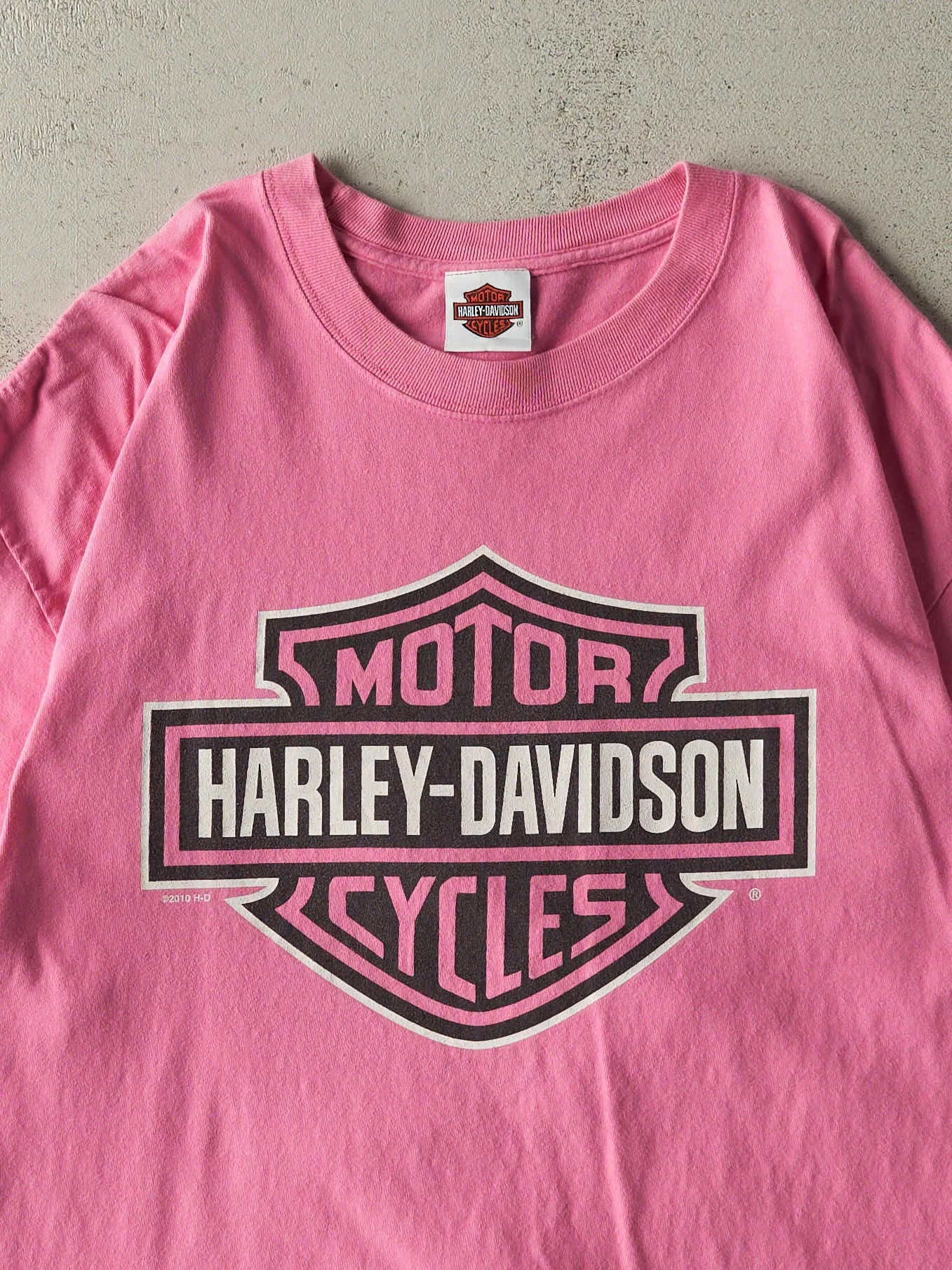 Vintage 10' Pink Fort Worth Texas Harley Davidson Tee (L) sold by Rebalance Vintage product image thumbnail 3