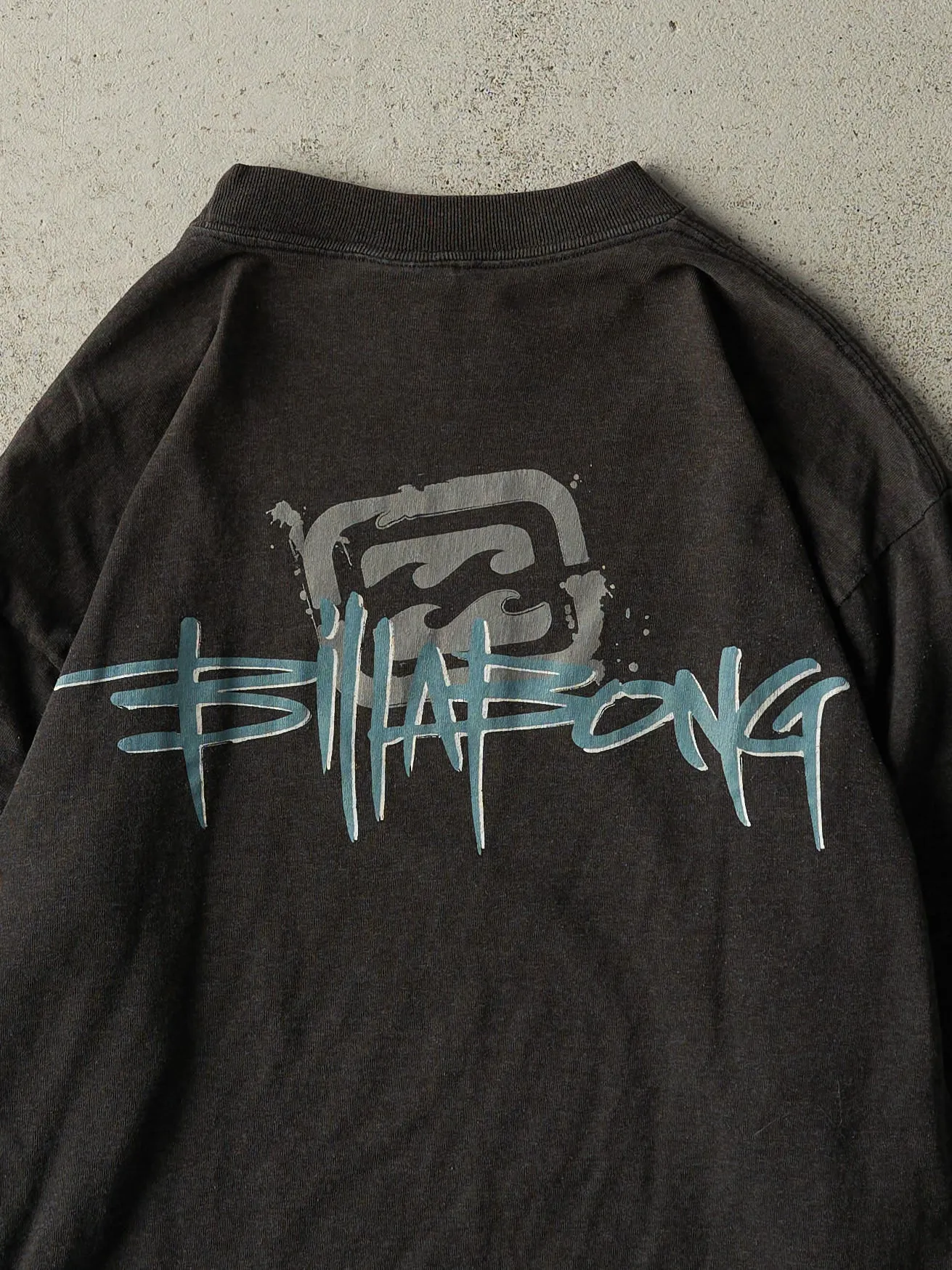 Vintage Y2K Charcoal Grey Billabong Long Sleeve (M) sold by Rebalance Vintage product image thumbnail 5