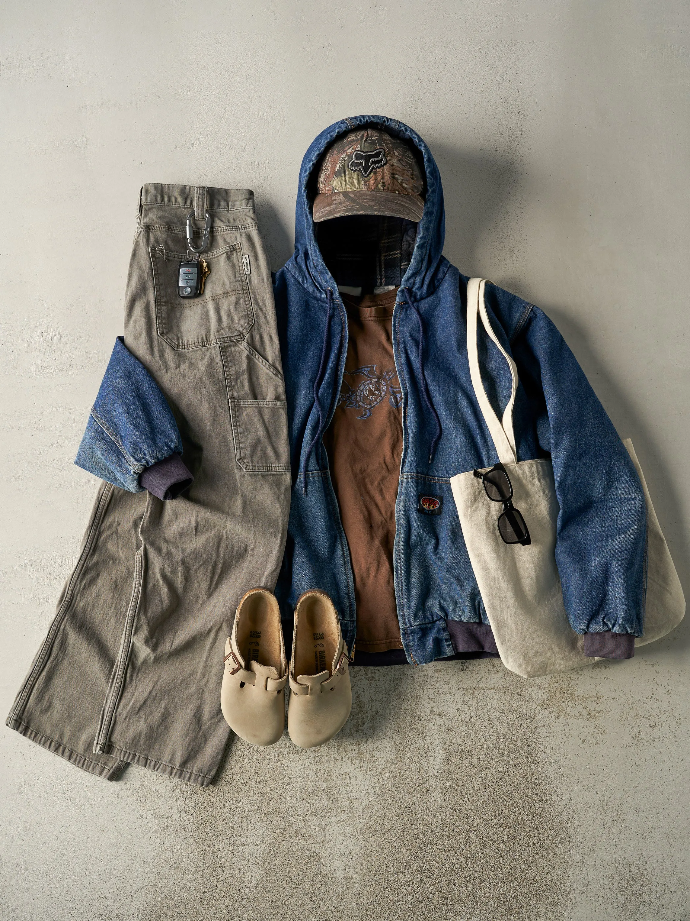 Vintage Y2K Brown Hawaii Tee (M) sold by Rebalance Vintage product image thumbnail 2