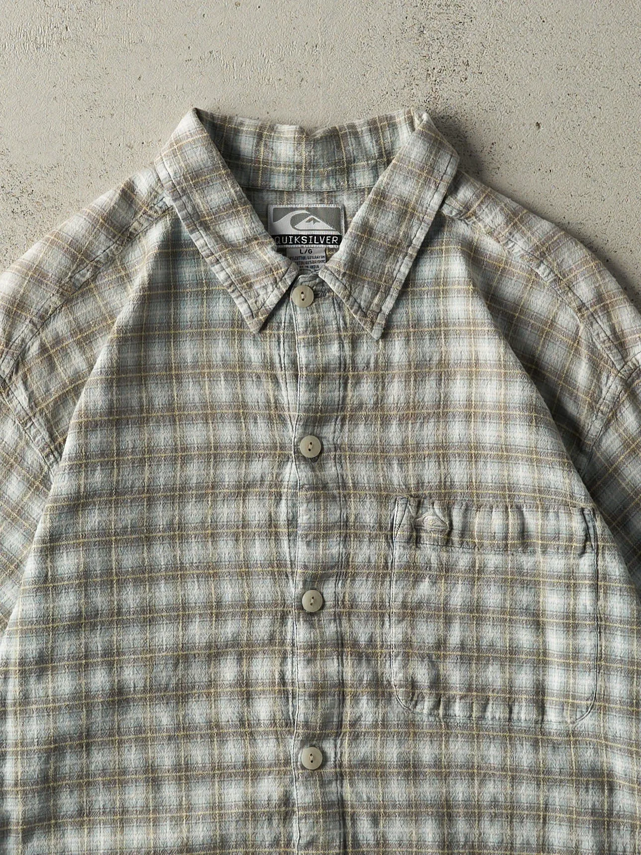 Vintage Y2K Beige & Brown Quiksilver Short Sleeve Button Up (M) sold by Rebalance Vintage product image thumbnail 3