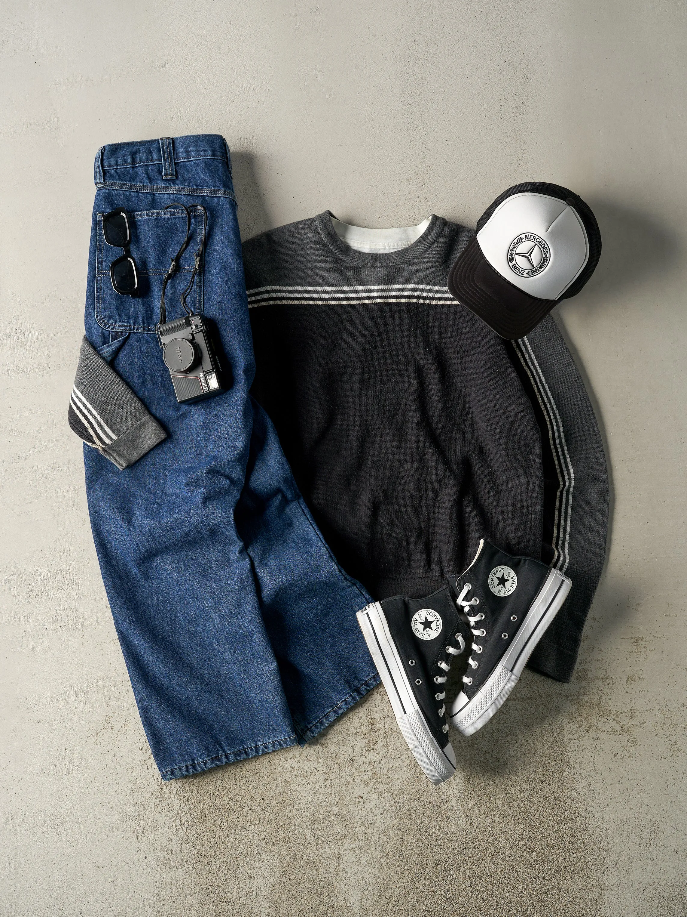 Vintage 90s Dark Wash Wrangler Fleece Lined Carpenter Jeans (35x29) sold by Rebalance Vintage product image thumbnail 2