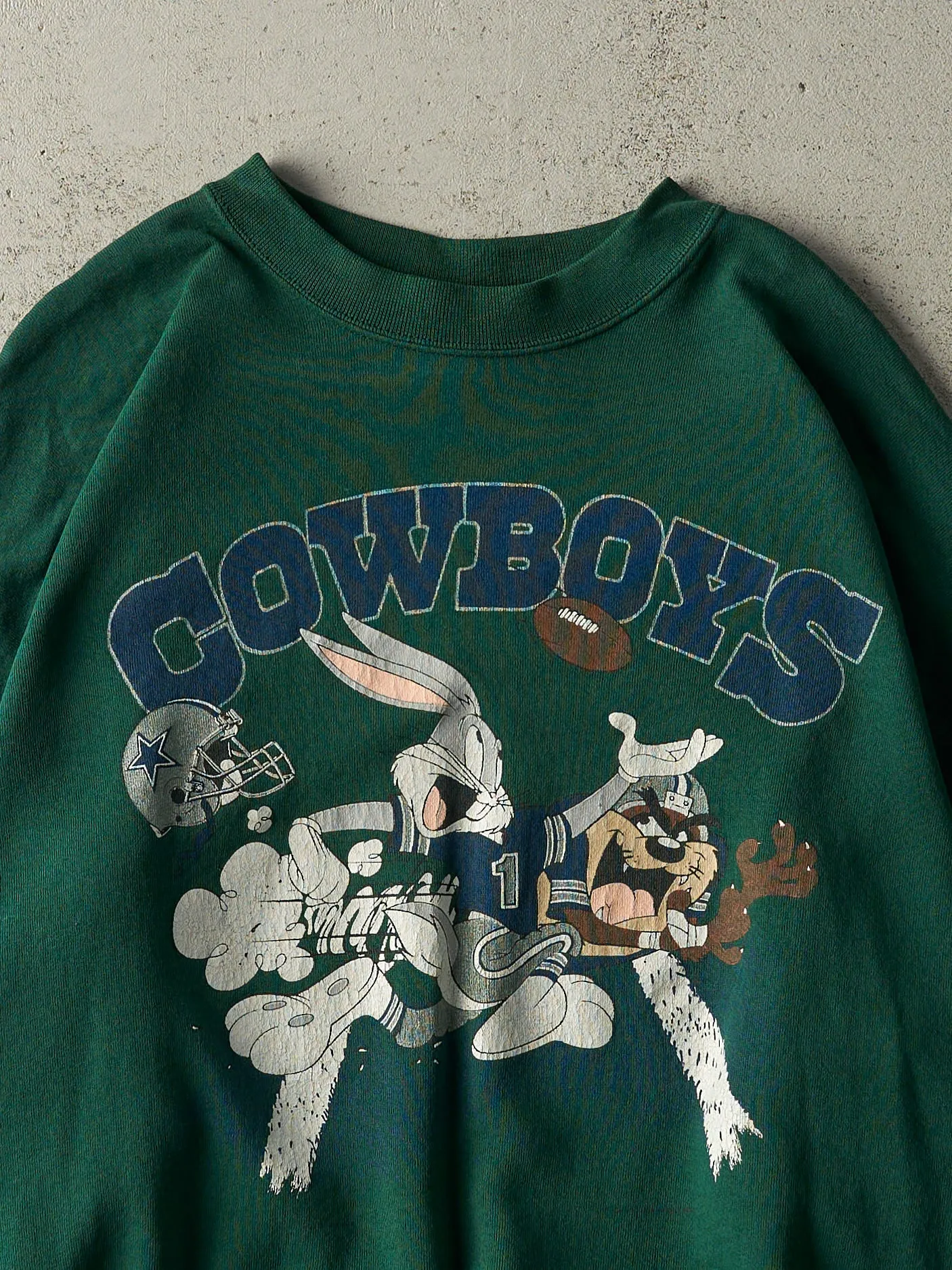 Vintage 90s Green Dallas Cowboys x Looney Tunes Crewneck (XL) sold by Rebalance Vintage product image thumbnail 2