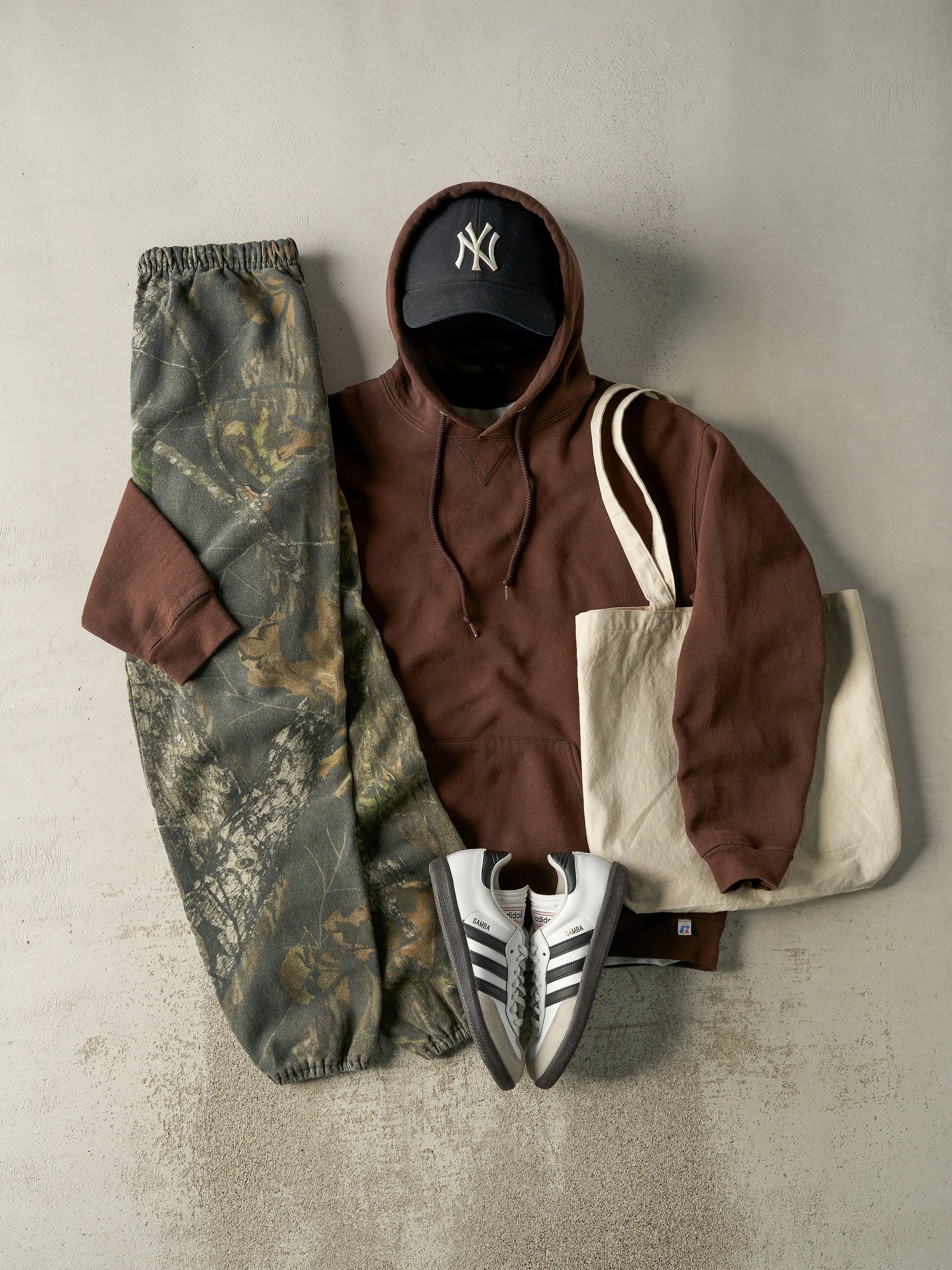 Vintage Y2K Camo Mossy Oak Sweatpants (29x30.5) sold by Rebalance Vintage product image thumbnail 2