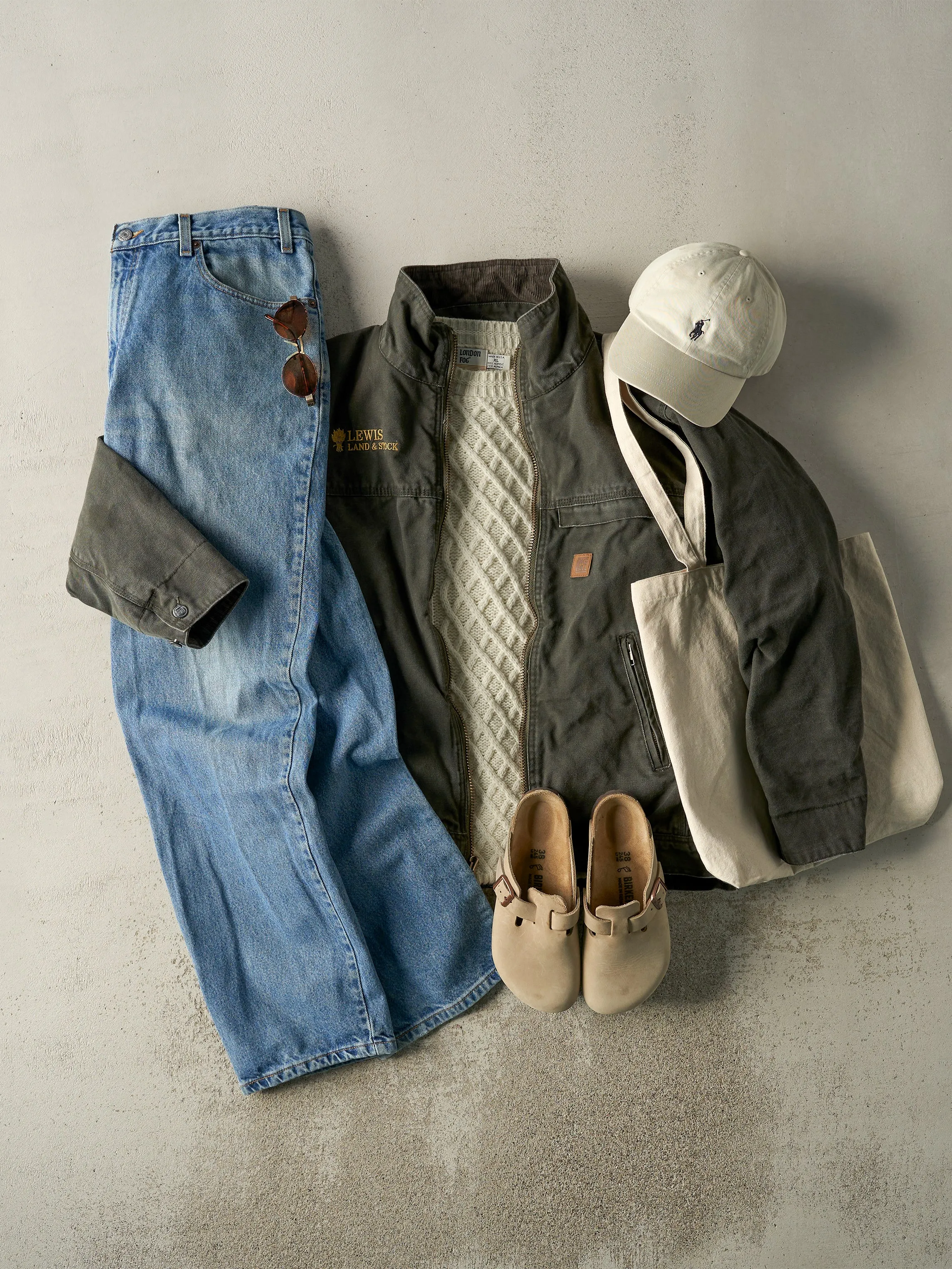 Vintage 90s Light Wash Levi's Relaxed Straight Leg Jeans (35x32) sold by Rebalance Vintage product image thumbnail 2