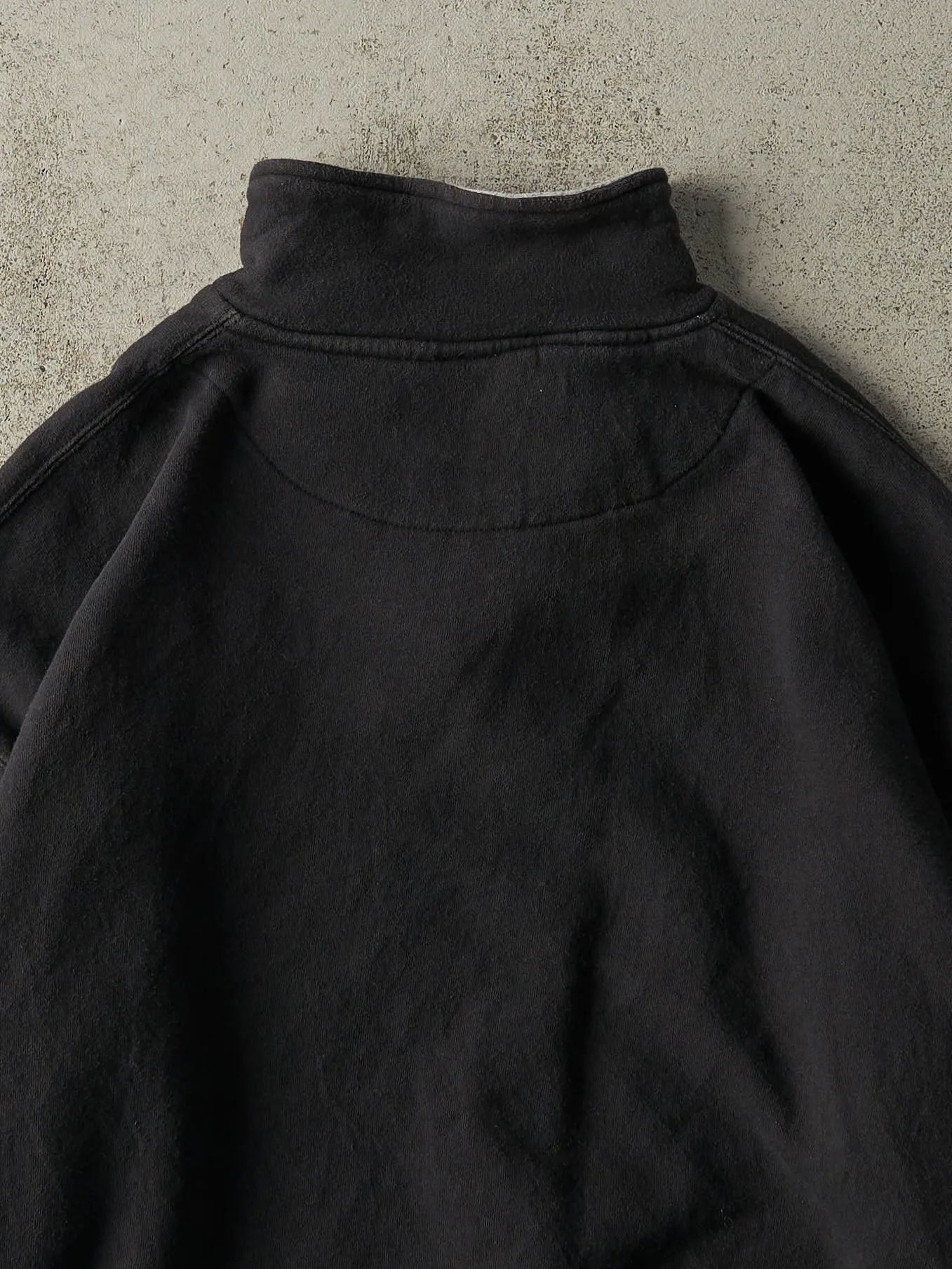 Vintage Y2K Grey & Black Quarter Zip Boxy Sweatshirt (L) sold by Rebalance Vintage product image thumbnail 4