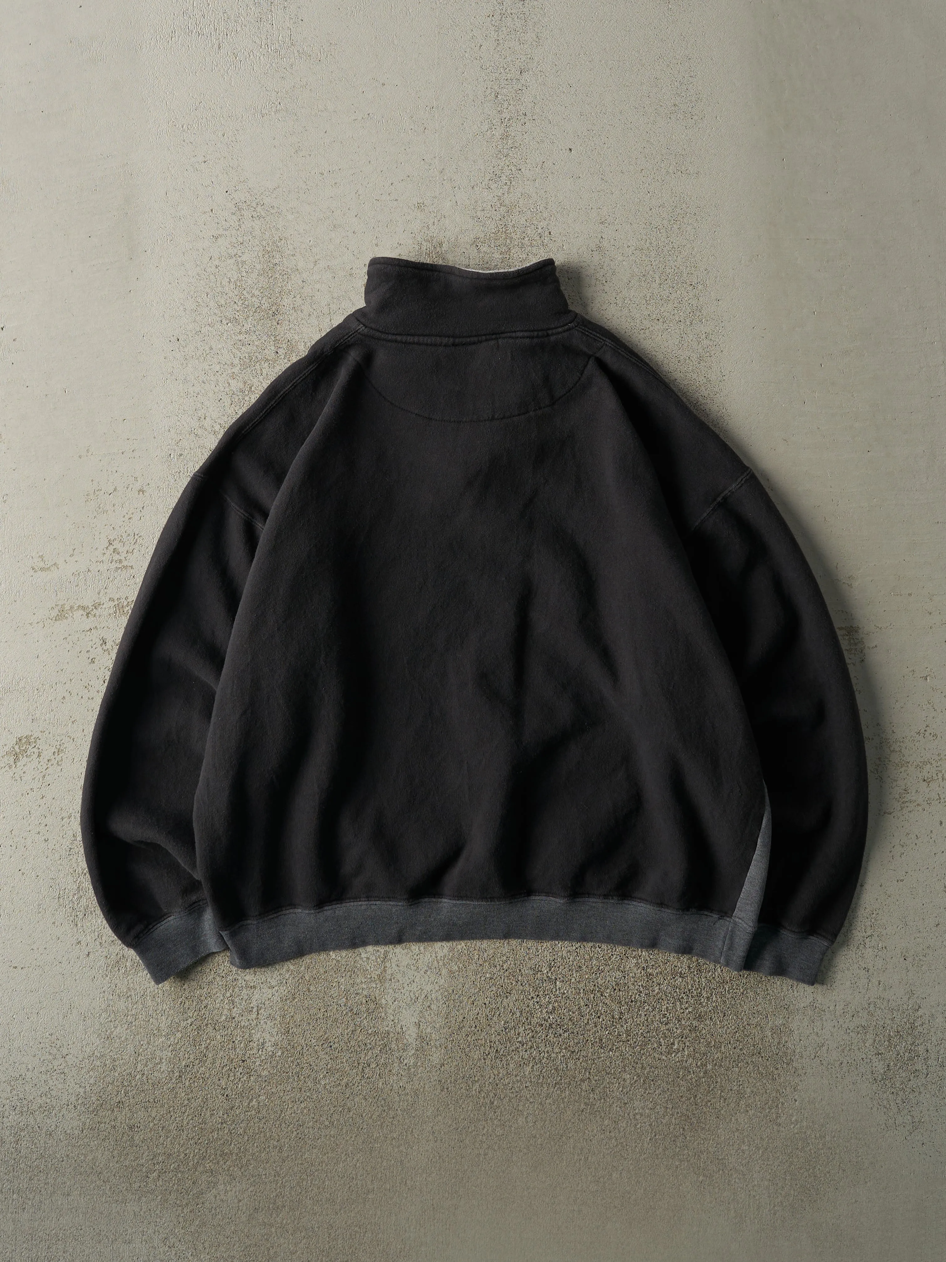 Vintage Y2K Grey & Black Quarter Zip Boxy Sweatshirt (L) sold by Rebalance Vintage product image thumbnail 2