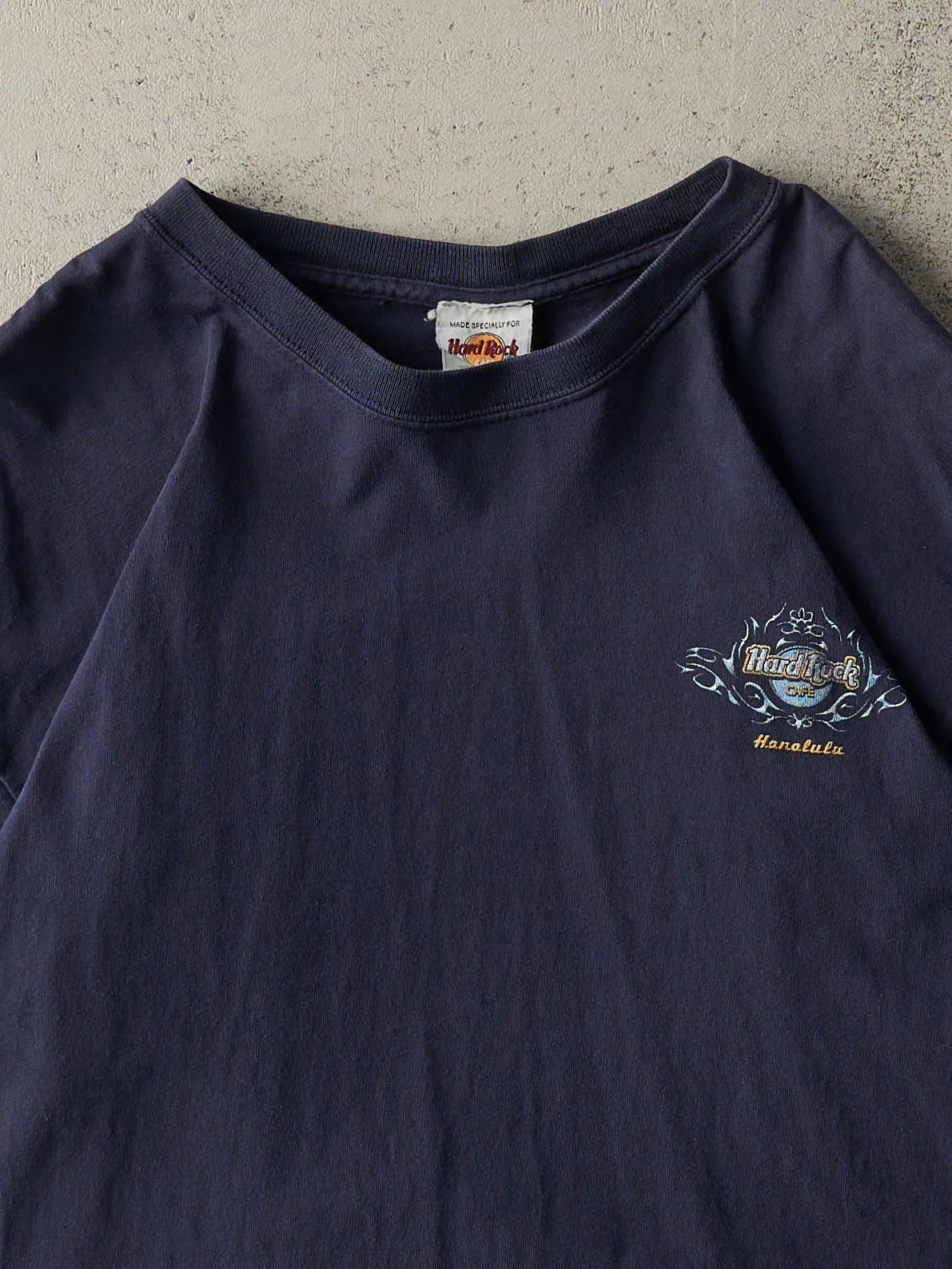 Vintage Y2K Navy Blue Hard Rock Cafe Honolulu Tee (L) sold by Rebalance Vintage product image thumbnail 3