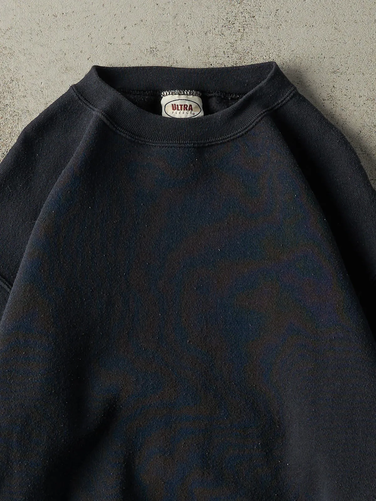 Vintage Y2K Faded Black Blank Crewneck (M) sold by Rebalance Vintage product image thumbnail 2