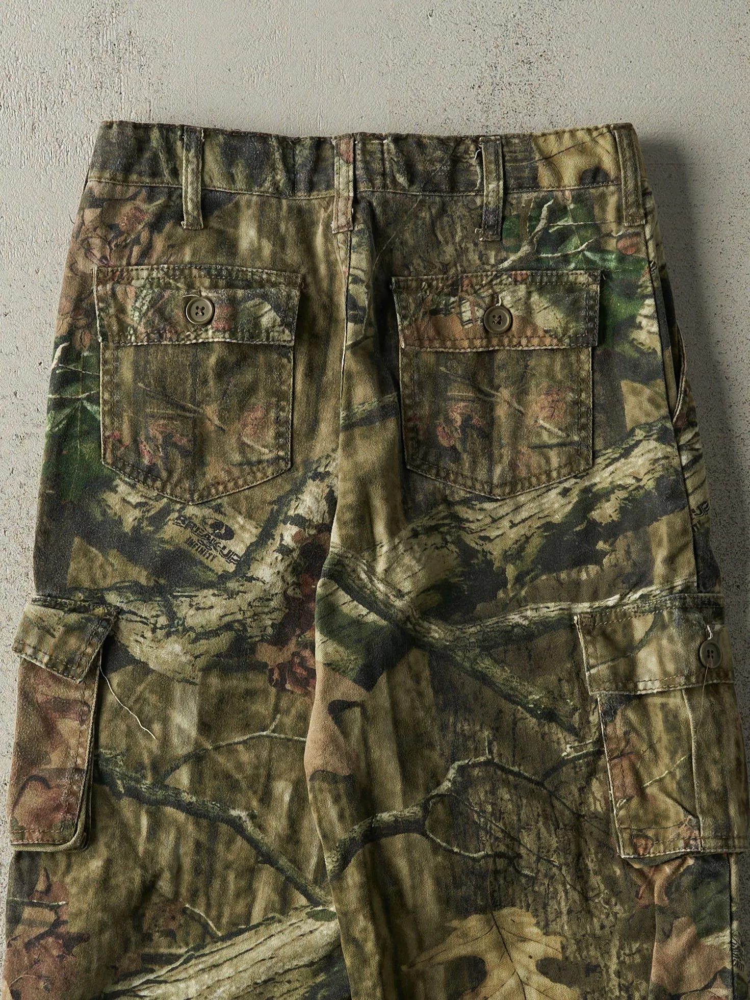 Vintage Y2K Camo Mossy Oak x Break Up Infinity Cargo Pants (29x27.5) sold by Rebalance Vintage product image thumbnail 4
