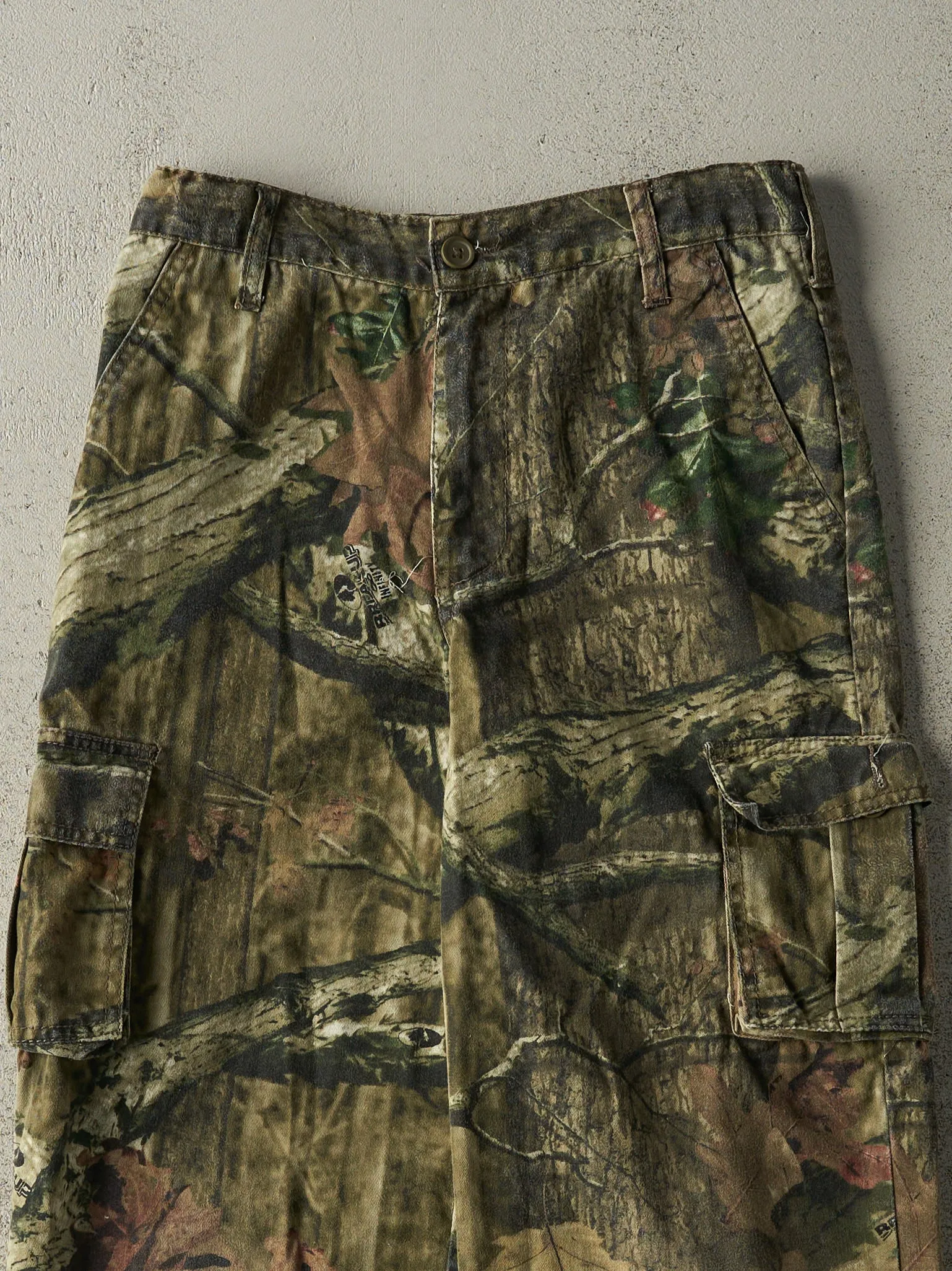 Vintage Y2K Camo Mossy Oak x Break Up Infinity Cargo Pants (29x27.5) sold by Rebalance Vintage product image thumbnail 3