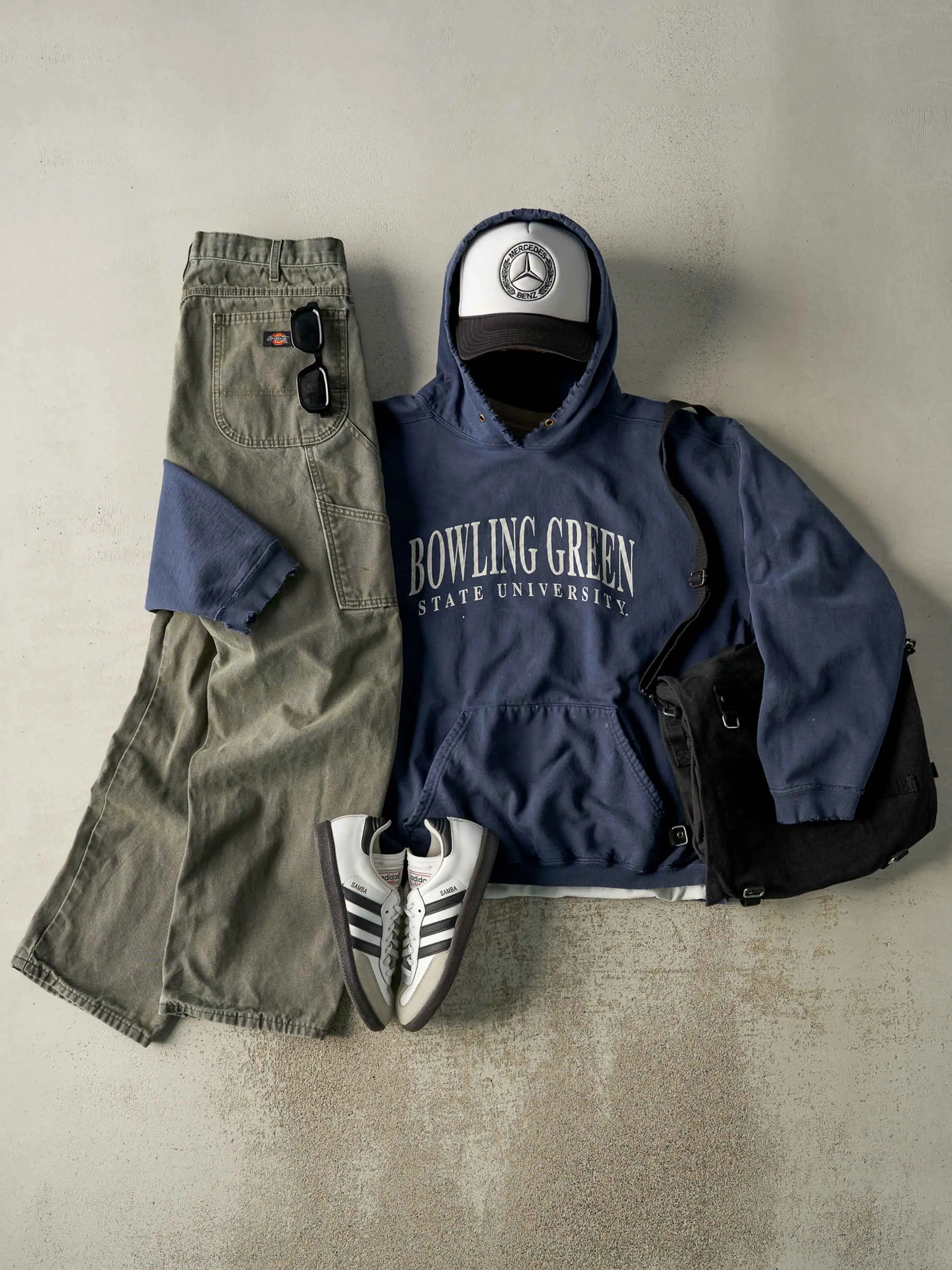 Vintage 90s Navy Blue Bowling Green State University Hoodie (L/XL) sold by Rebalance Vintage product image thumbnail 2