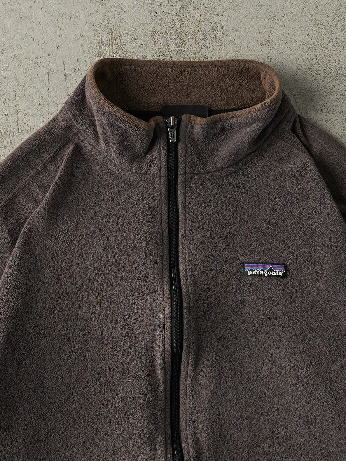 Vintage Y2K Brown Embroidered Patagonia Zip Up Fleece (L) sold by Rebalance Vintage product image thumbnail 2