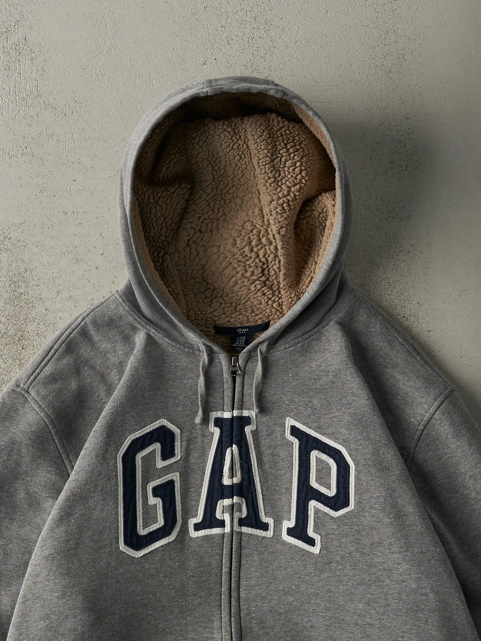Vintage Y2K Grey Gap Sherpa Lined Zip Up Hoodie (XL/XXL) sold by Rebalance Vintage product image thumbnail 2