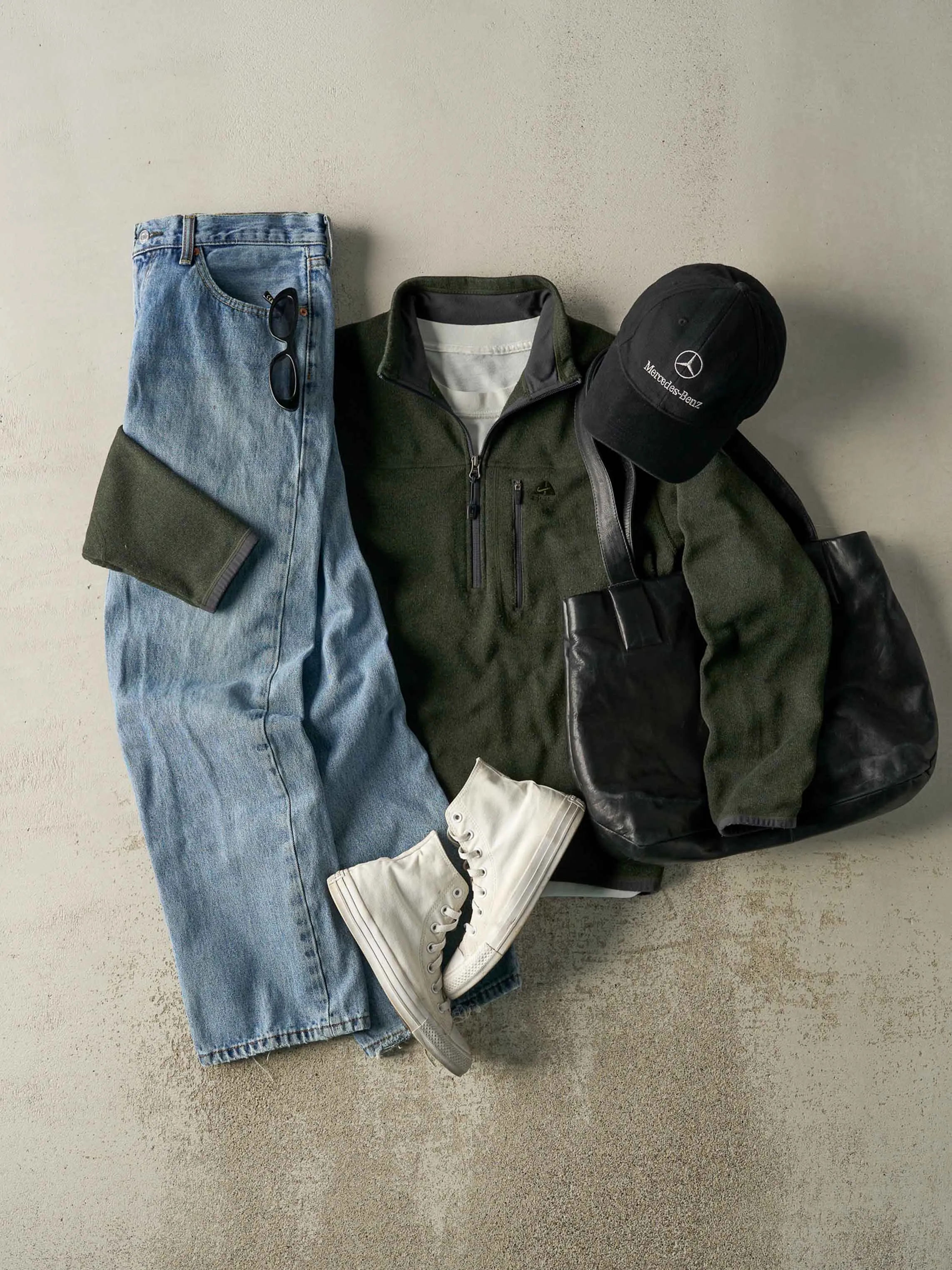 Vintage Y2K Light Wash Levi's 505 Jeans (32x30) sold by Rebalance Vintage product image thumbnail 2