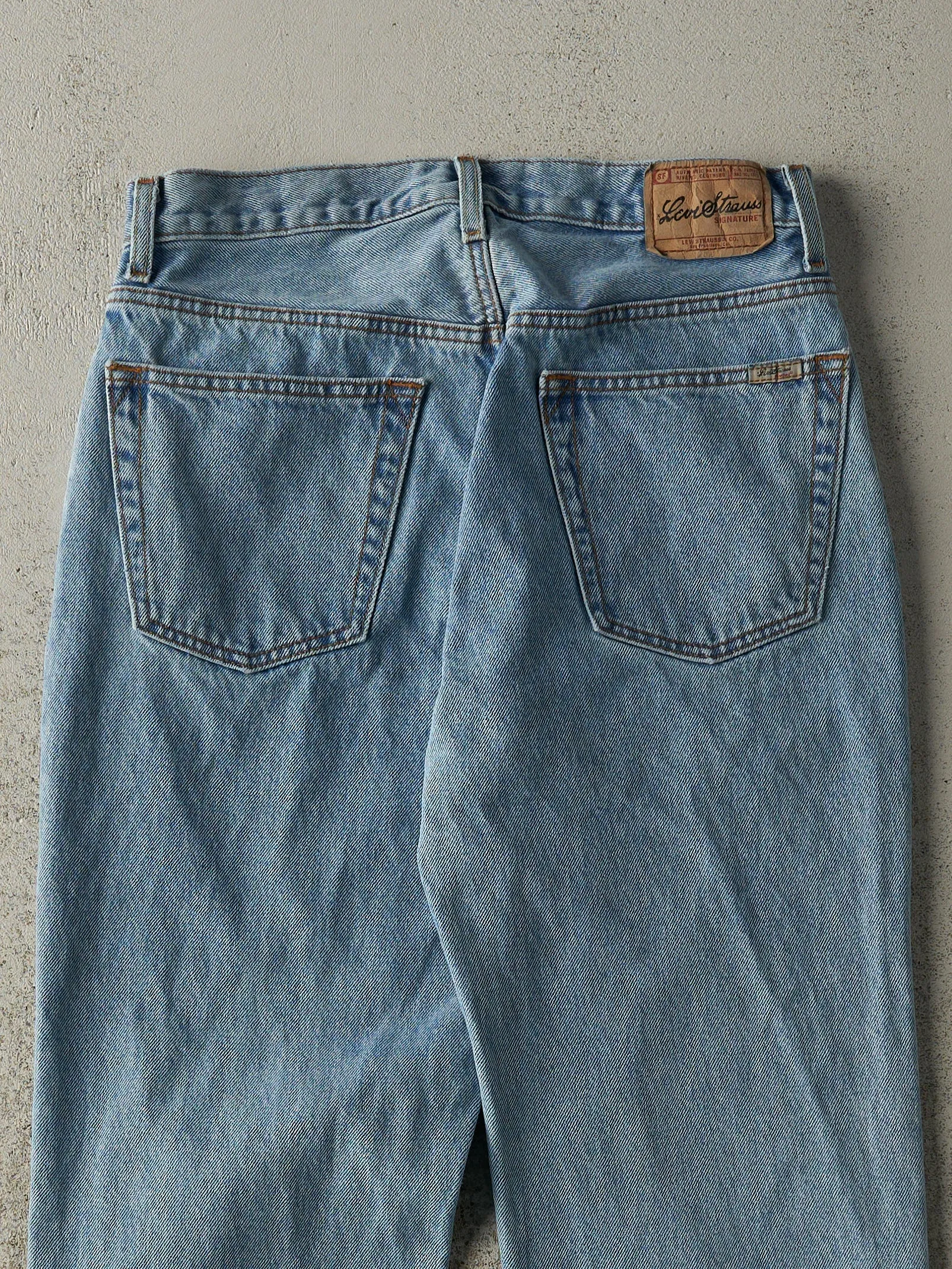 Vintage Y2K Light Wash Levi's Strauss Signature Series Jeans (30.5x33) sold by Rebalance Vintage product image thumbnail 5