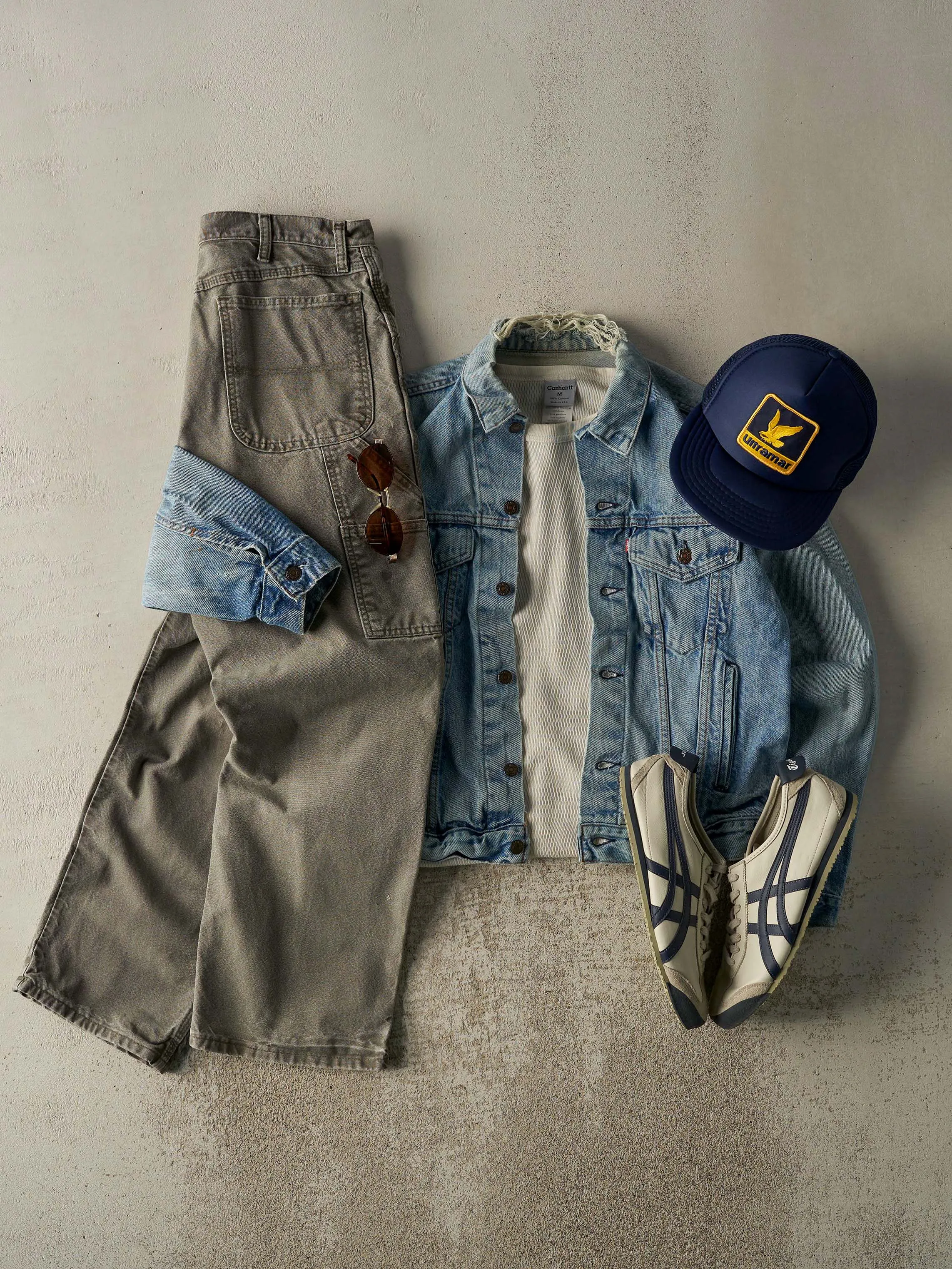 Vintage 90s Light Wash Levi's Type 3 Jean Jacket (S/M) sold by Rebalance Vintage product image thumbnail 2