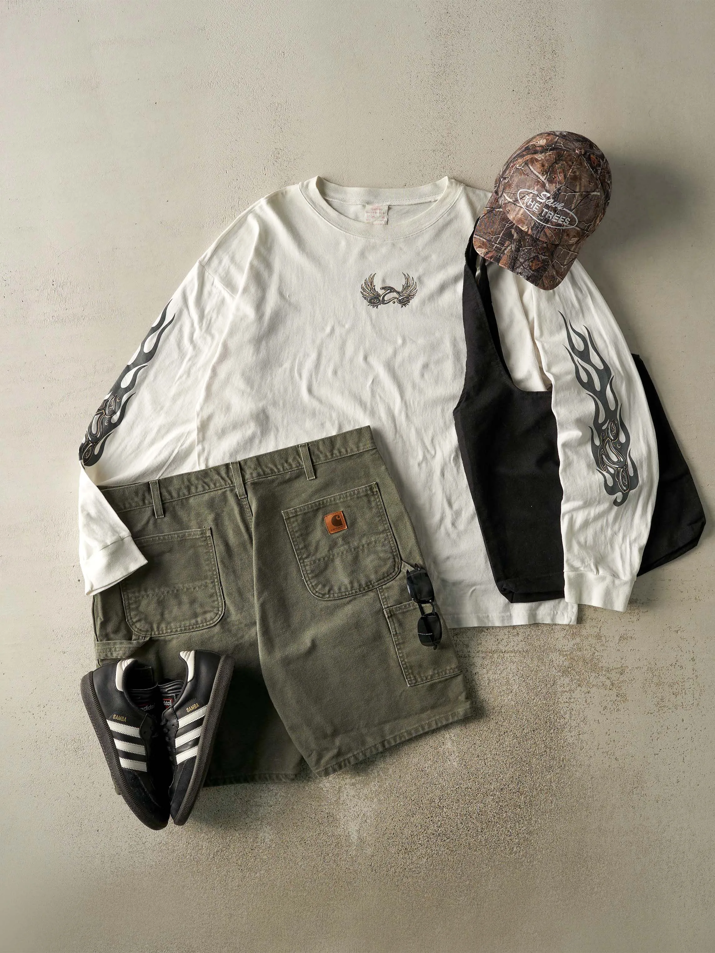 Vintage Y2K Green Carhartt Carpenter Shorts (38x9) sold by Rebalance Vintage product image thumbnail 2