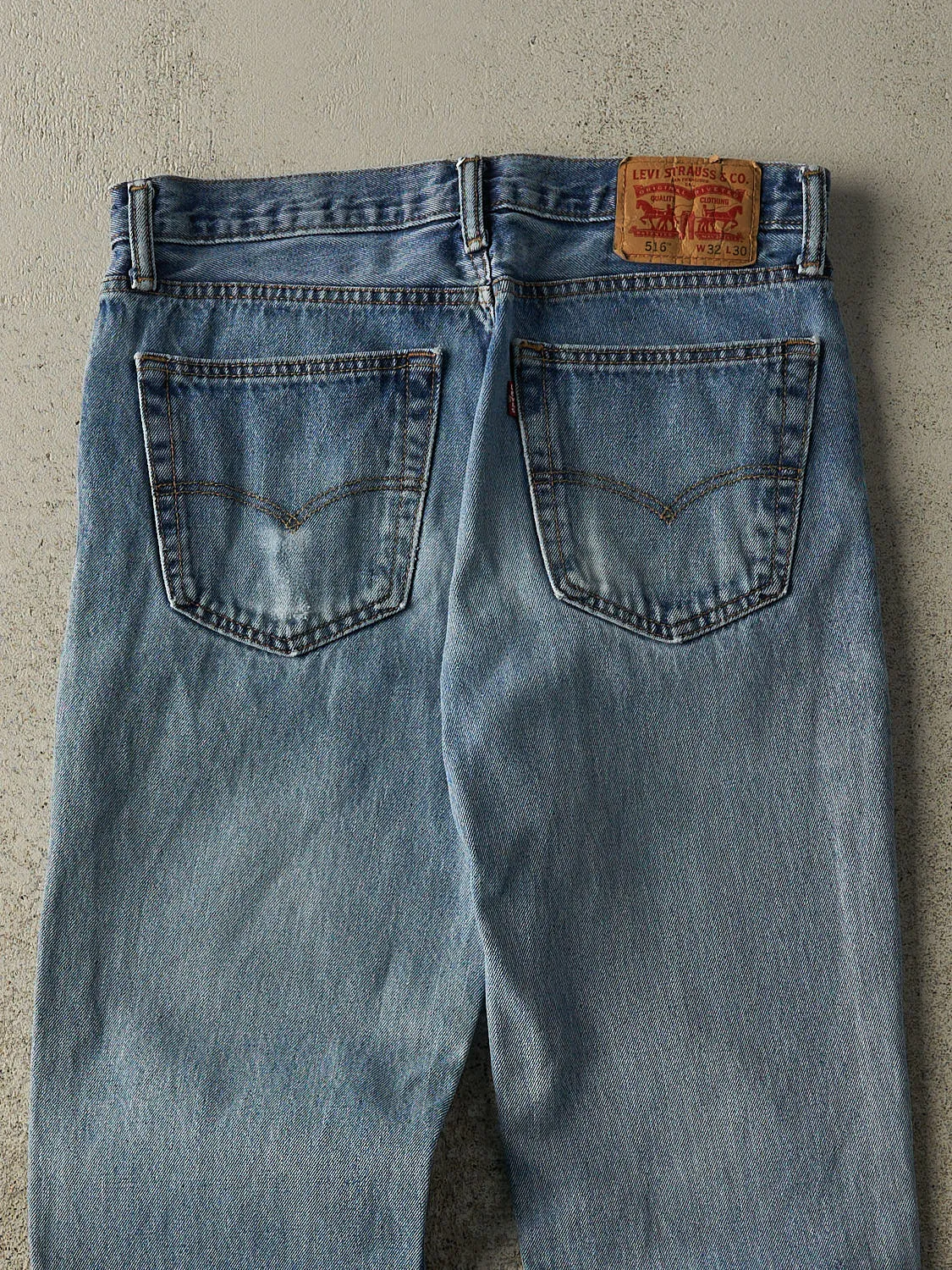 Vintage Y2K Mid Wash Levi's 516 Jeans (32x29.5) sold by Rebalance Vintage product image thumbnail 5