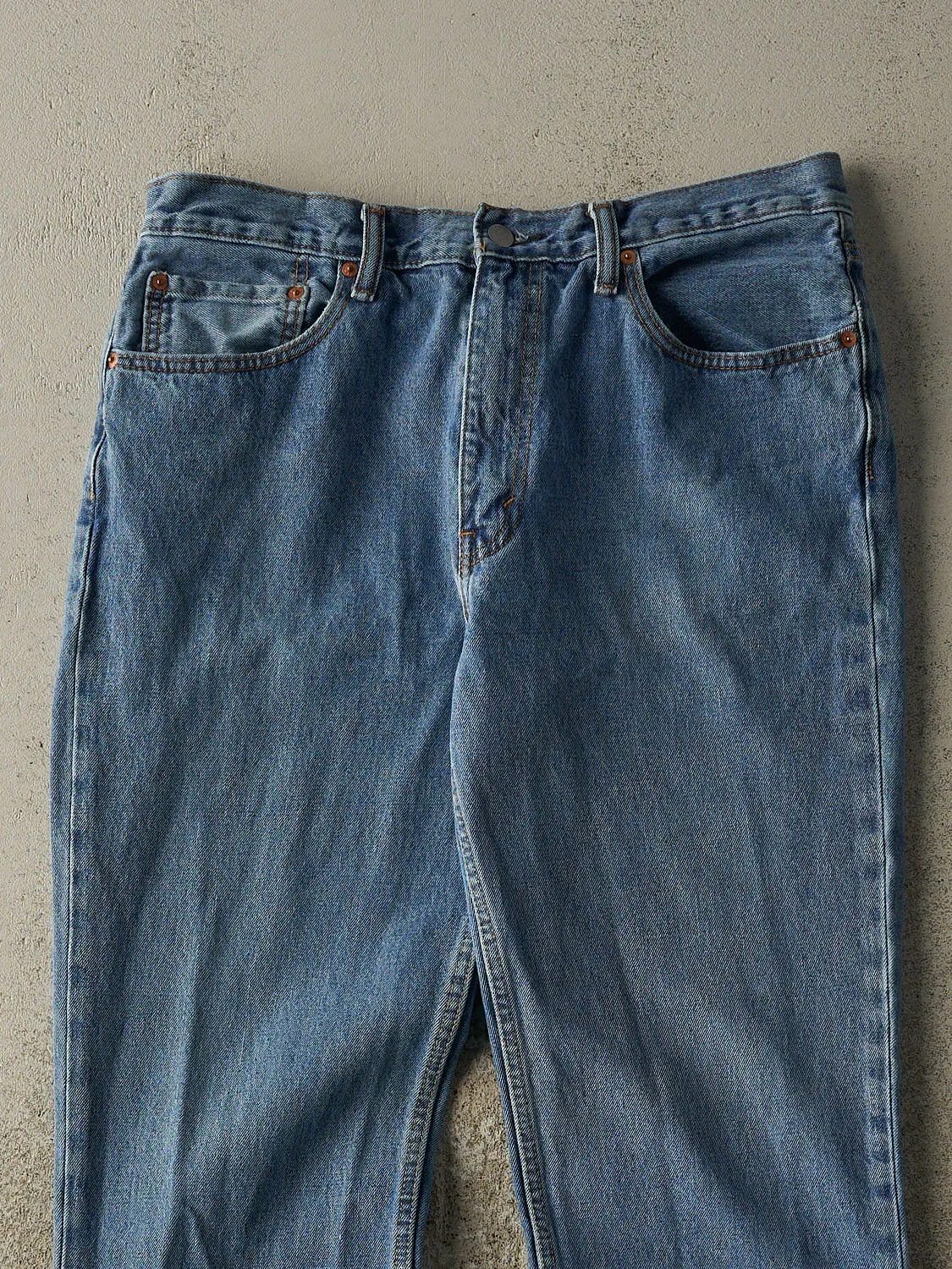 Vintage Y2K Mid Wash Levi's 516 Jeans (35.5x33) sold by Rebalance Vintage product image thumbnail 4