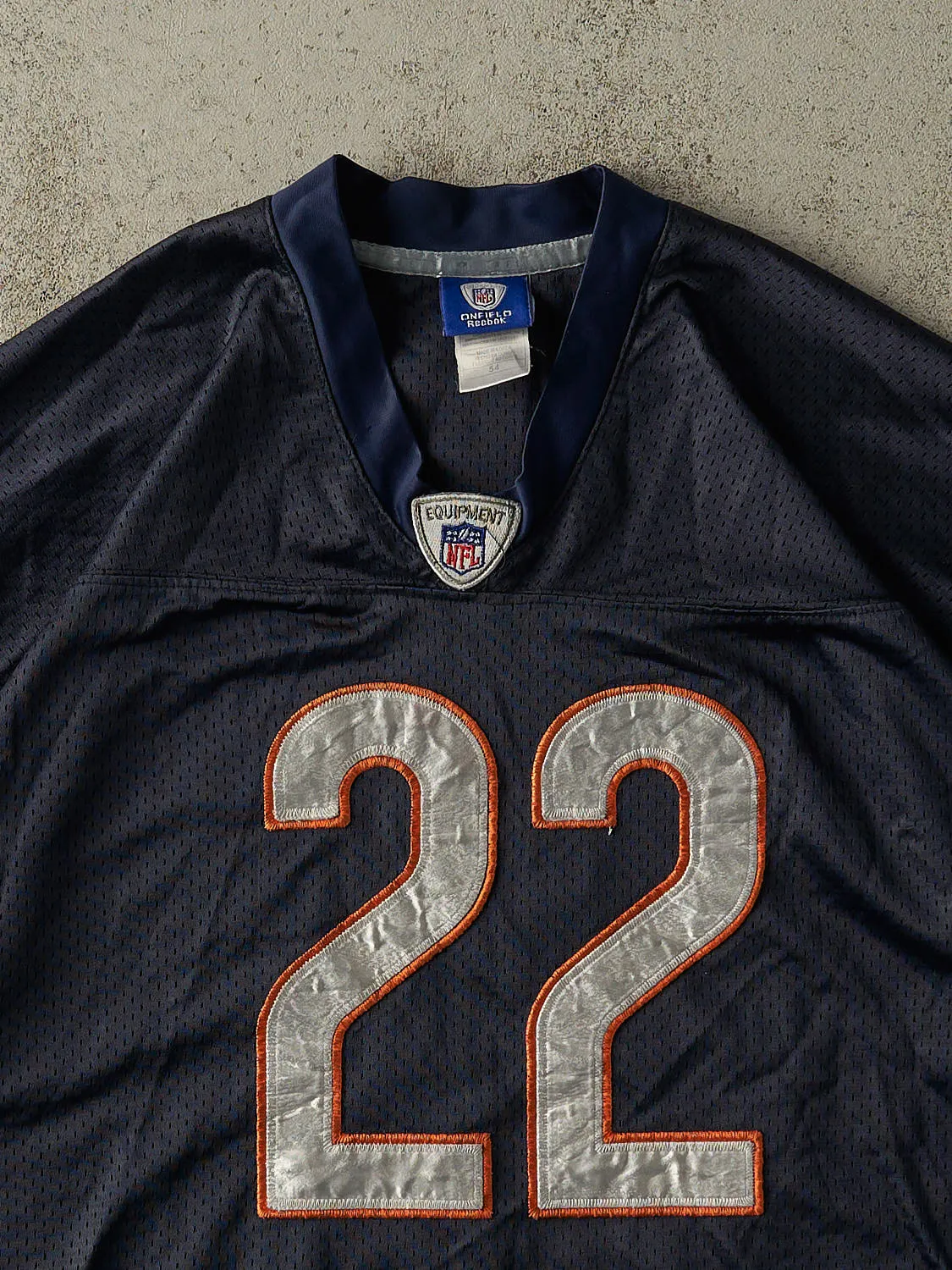 Vintage Y2K Navy Blue Chicago Bears Matt Forte #22 Cropped Football Jersey (L/XL) sold by Rebalance Vintage product image thumbnail 3