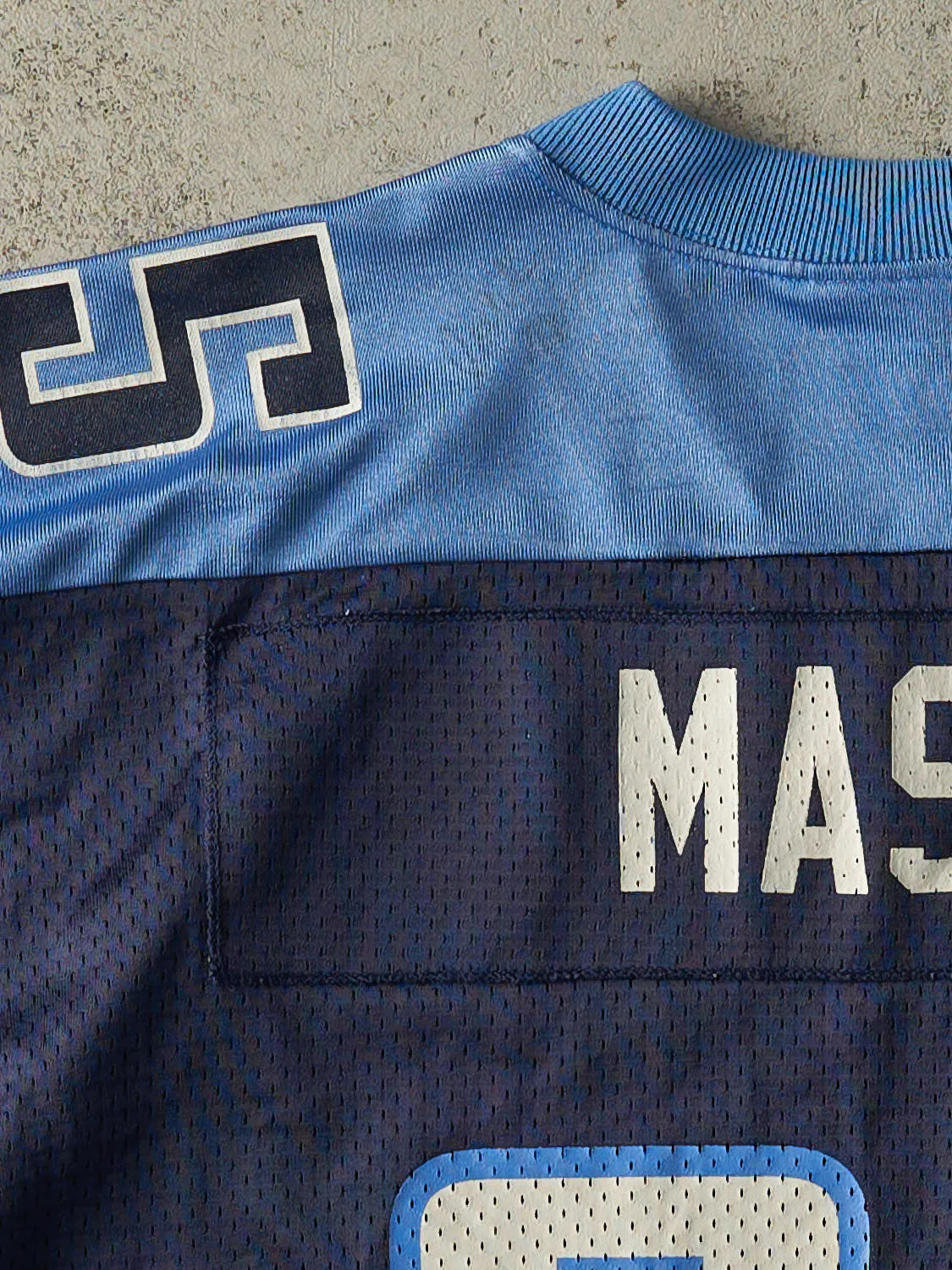 Vintage 90s Navy Tennessee Titans Derrick Mason #85 Signed Cropped Football Jersey (L) sold by Rebalance Vintage product image thumbnail 5