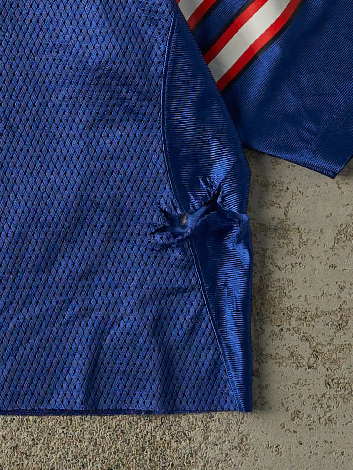 Vintage Y2K Blue Buffalo Bills Kyle Williams #95 Cropped Football Jersey (L/XL) sold by Rebalance Vintage product image thumbnail 5