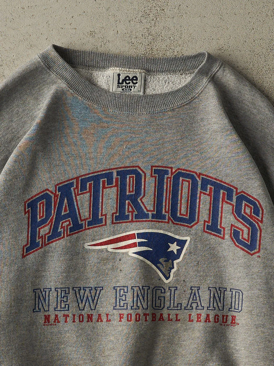 Vintage 97' Grey New England Patriots Boxy Crewneck (XXL) sold by Rebalance Vintage product image thumbnail 2