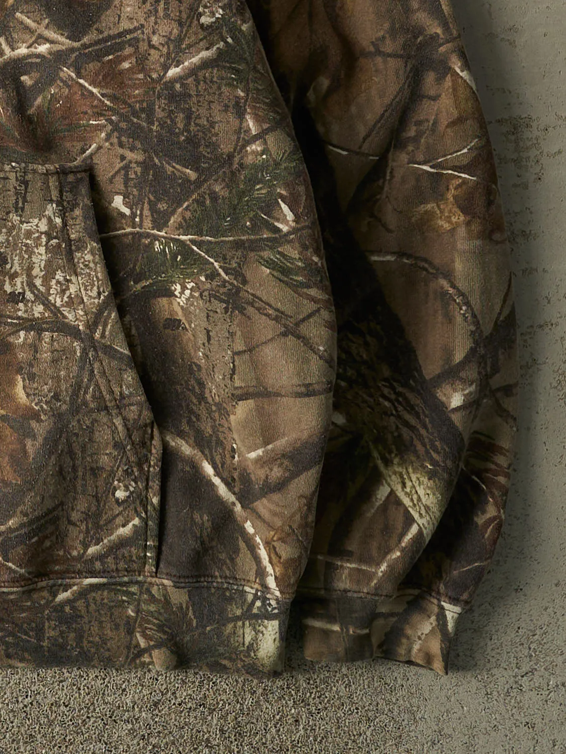 Vintage Y2K Camo Winchester x Realtree Zip Up Hoodie (XL) sold by Rebalance Vintage product image thumbnail 4