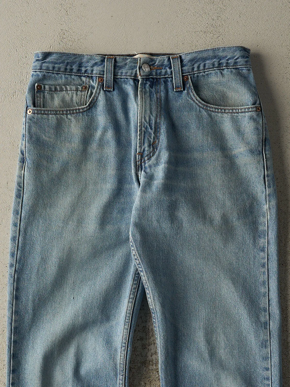 Vintage Y2K Light Wash Levi's 505 Jeans (31.5x31) sold by Rebalance Vintage product image thumbnail 4