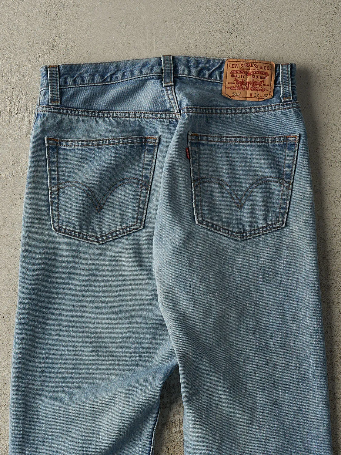Vintage Y2K Light Wash Levi's 505 Jeans (31.5x31) sold by Rebalance Vintage product image thumbnail 5